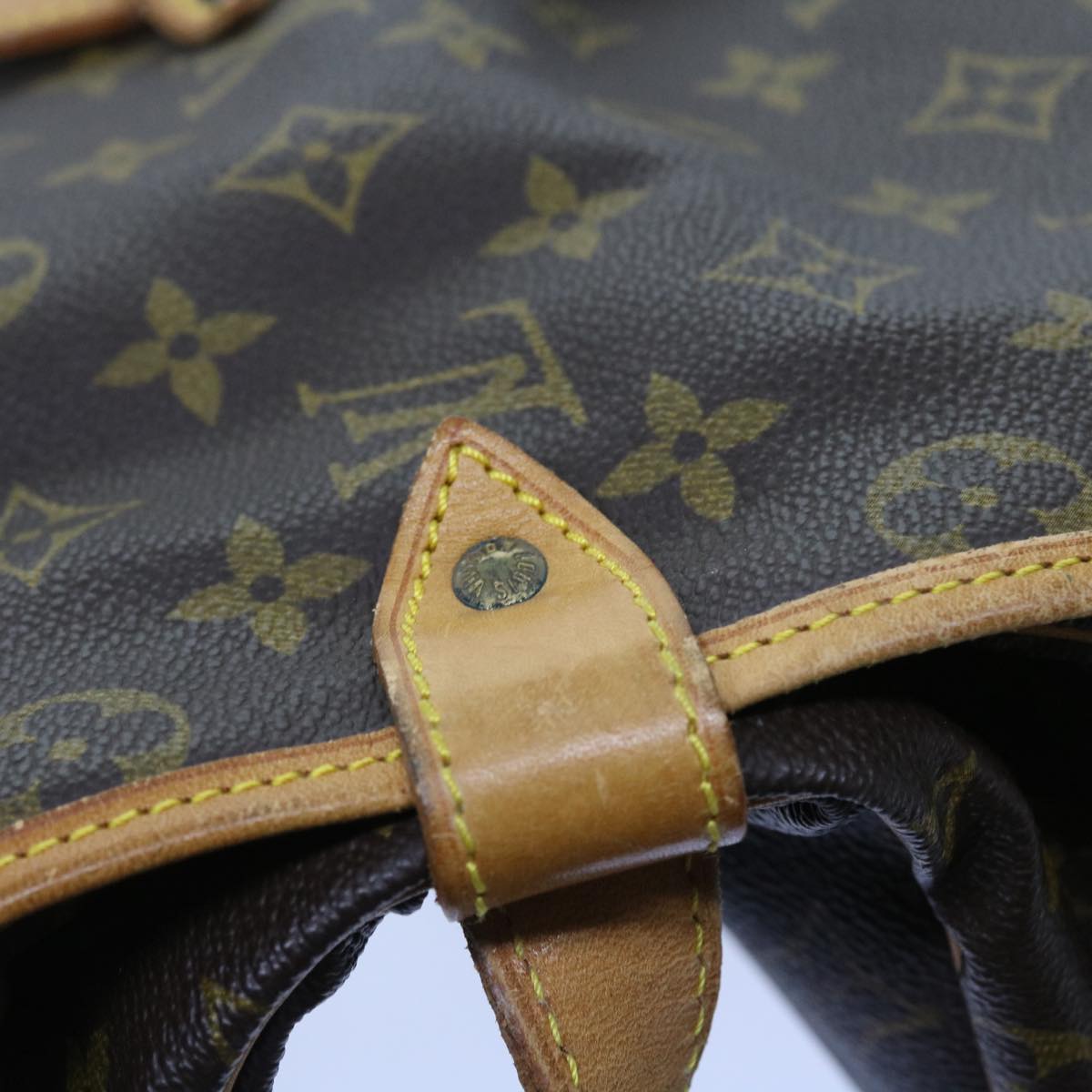 LOUIS VUITTON Monogram Saumur 35 Shoulder Bag M42254 LV Auth 55990