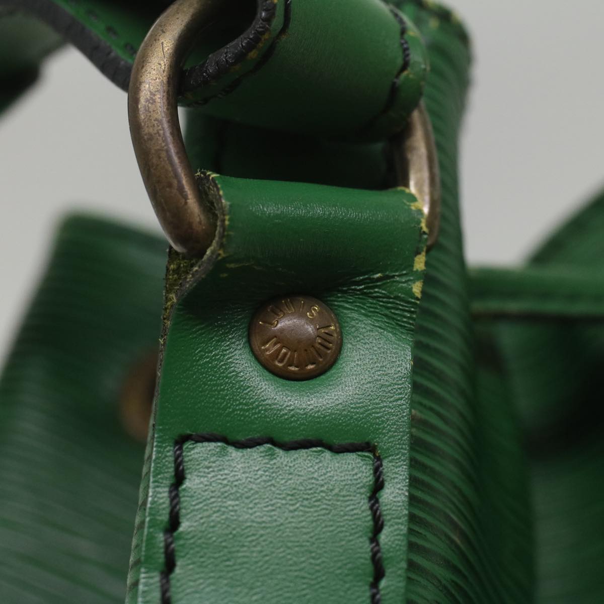 LOUIS VUITTON Epi Petit Noe Shoulder Bag Green M44104 LV Auth 56013