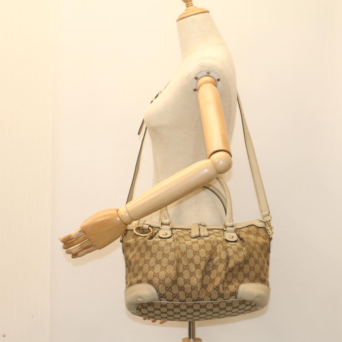 GUCCI GG Canvas Sukey Shoulder Bag Beige 247902 Auth 56055