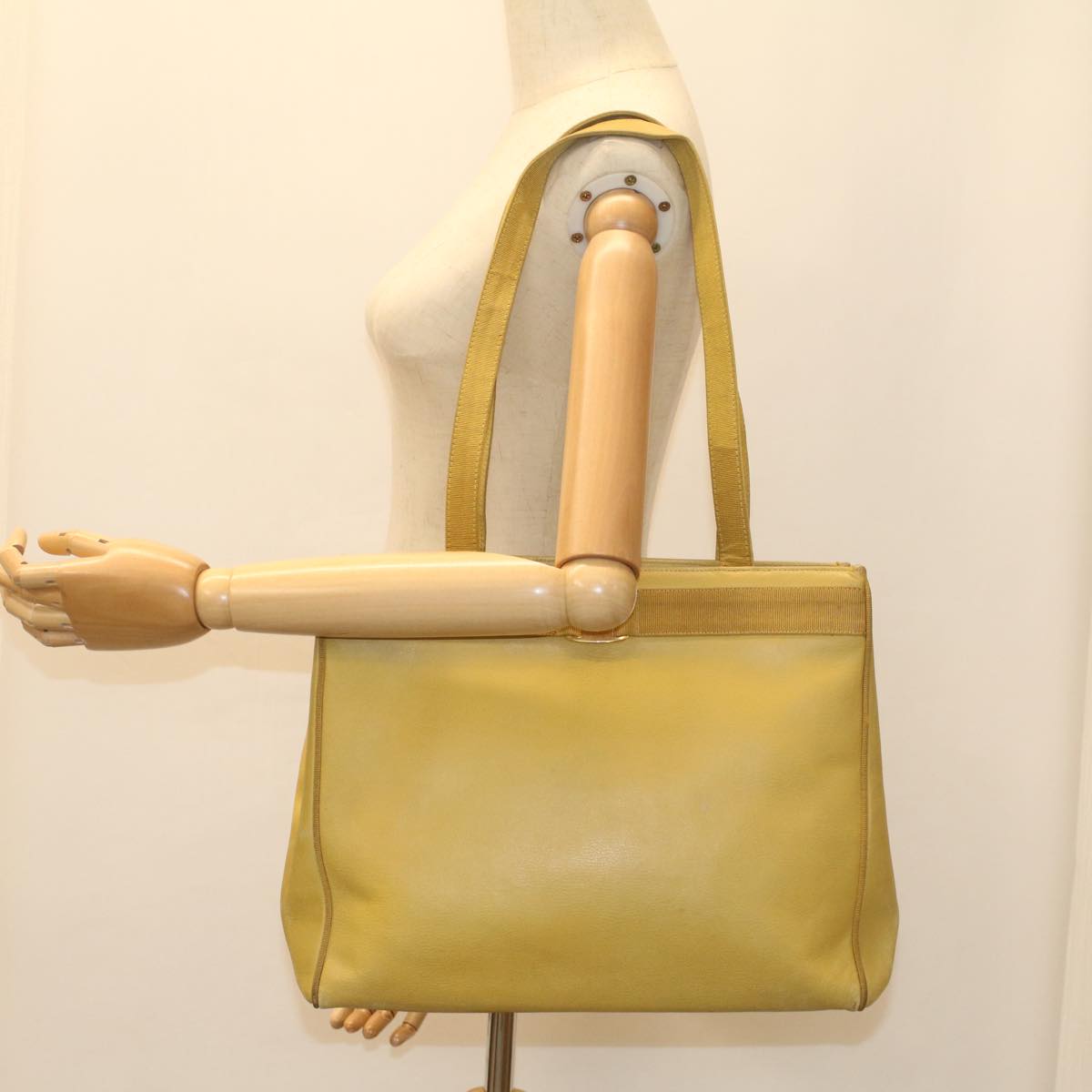 Salvatore Ferragamo Tote Bag Leather Yellow Auth 56193