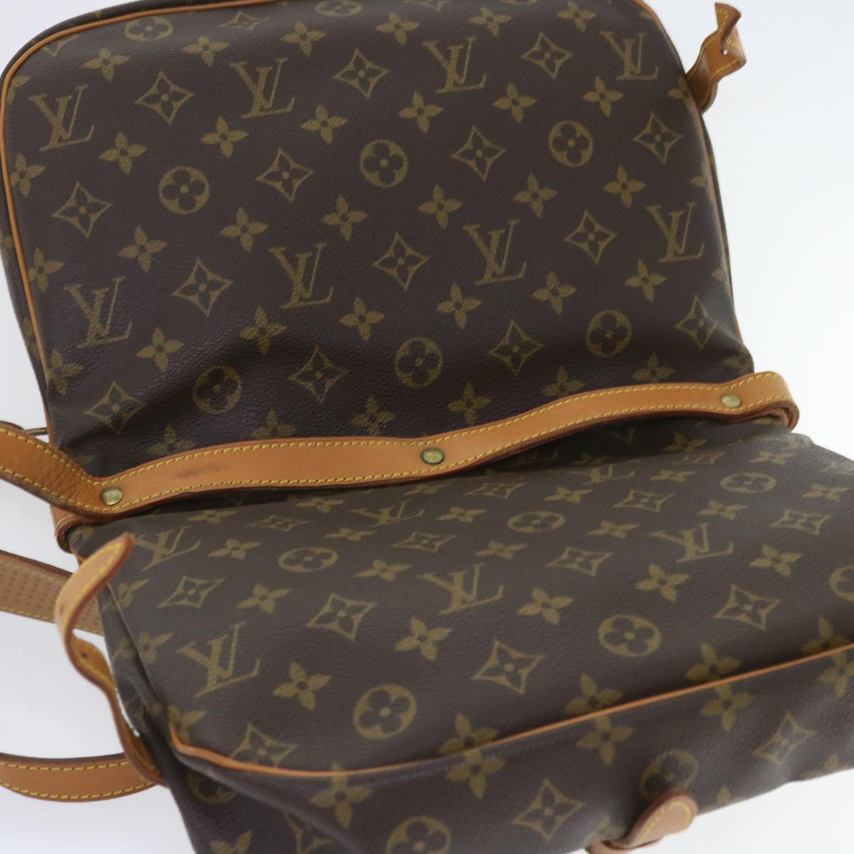 LOUIS VUITTON Monogram Saumur 30 Shoulder Bag M42256 LV Auth 56220