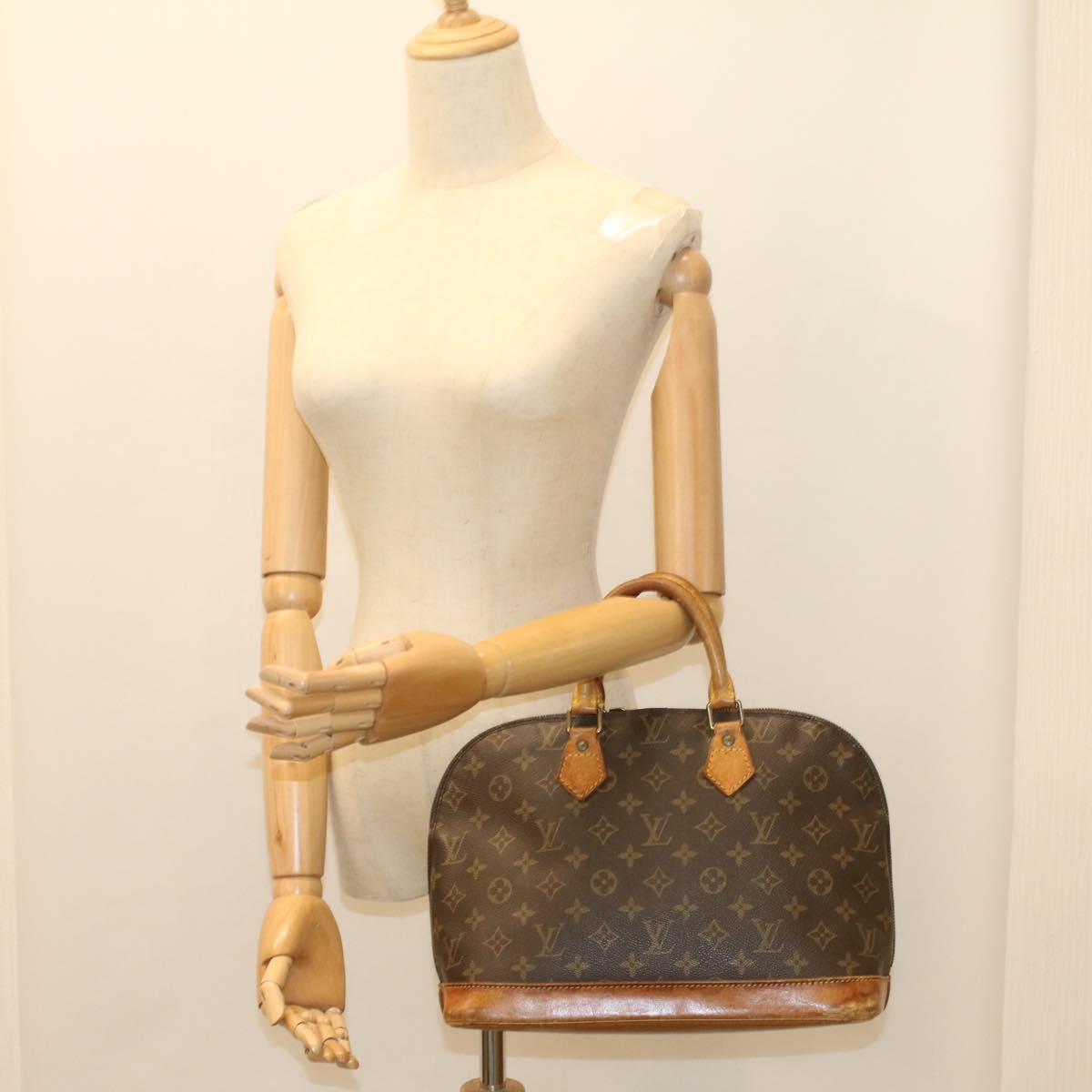 LOUIS VUITTON Monogram Alma Hand Bag M51130 LV Auth 56224