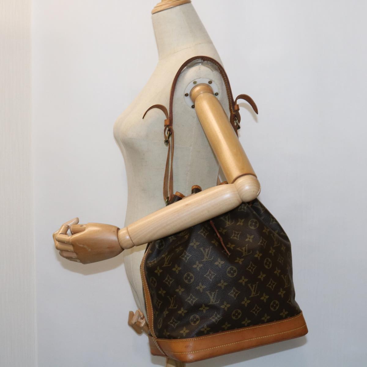 LOUIS VUITTON Monogram Noe Shoulder Bag M42224 LV Auth 56236