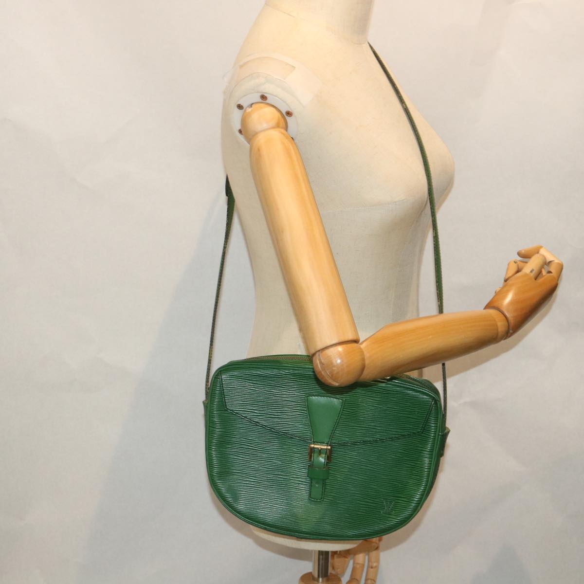 LOUIS VUITTON Epi Jeune Fille MM Shoulder Bag Green M52154 LV Auth 56471