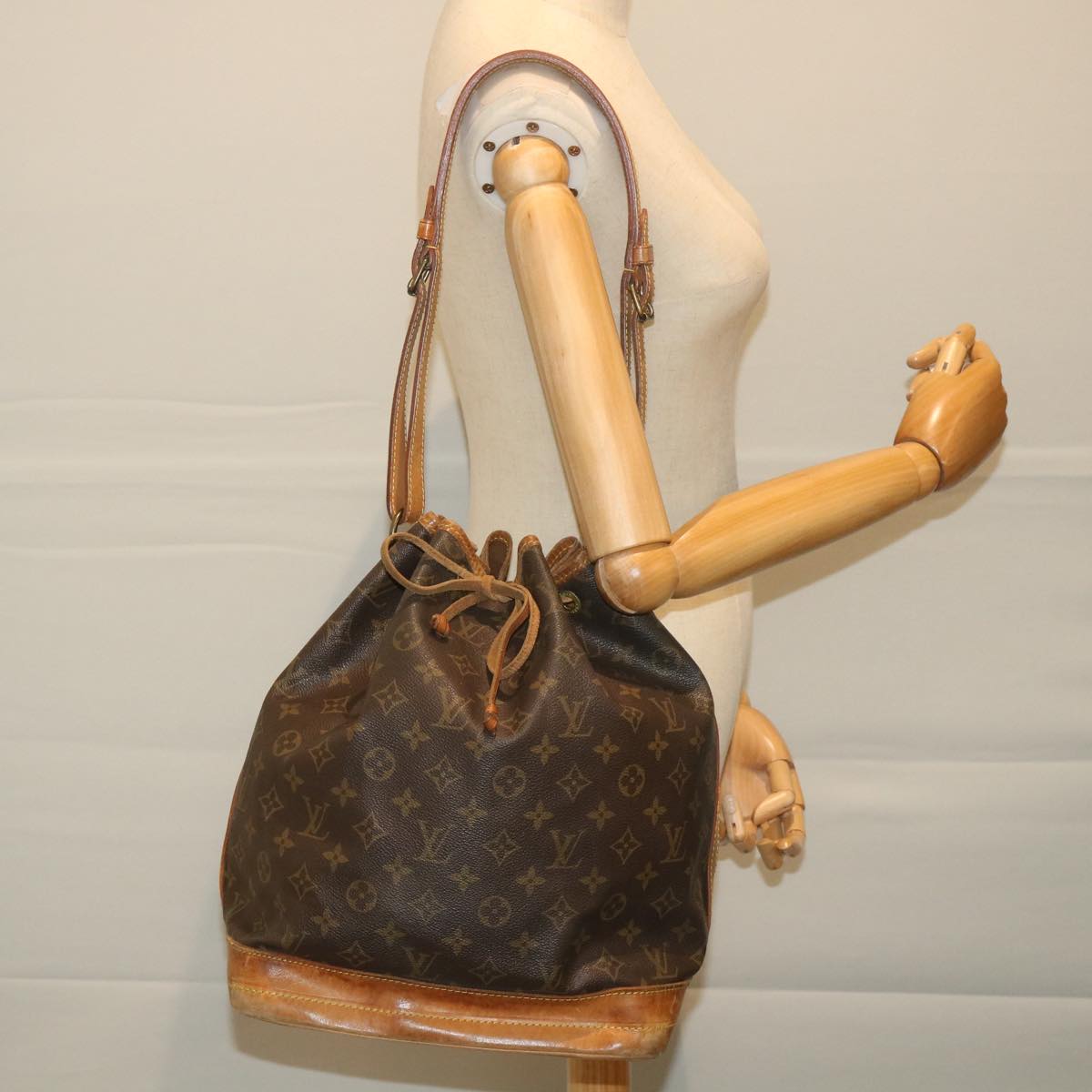 LOUIS VUITTON Monogram Noe Shoulder Bag M42224 LV Auth 56501