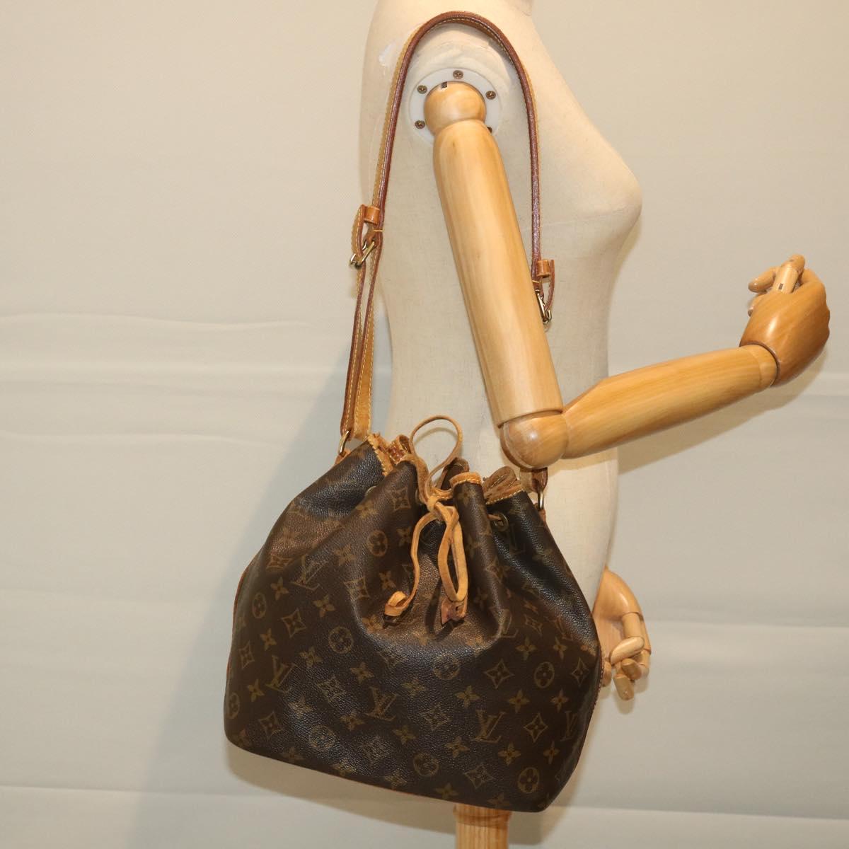 LOUIS VUITTON Monogram Petit Noe Shoulder Bag M42226 LV Auth 56502