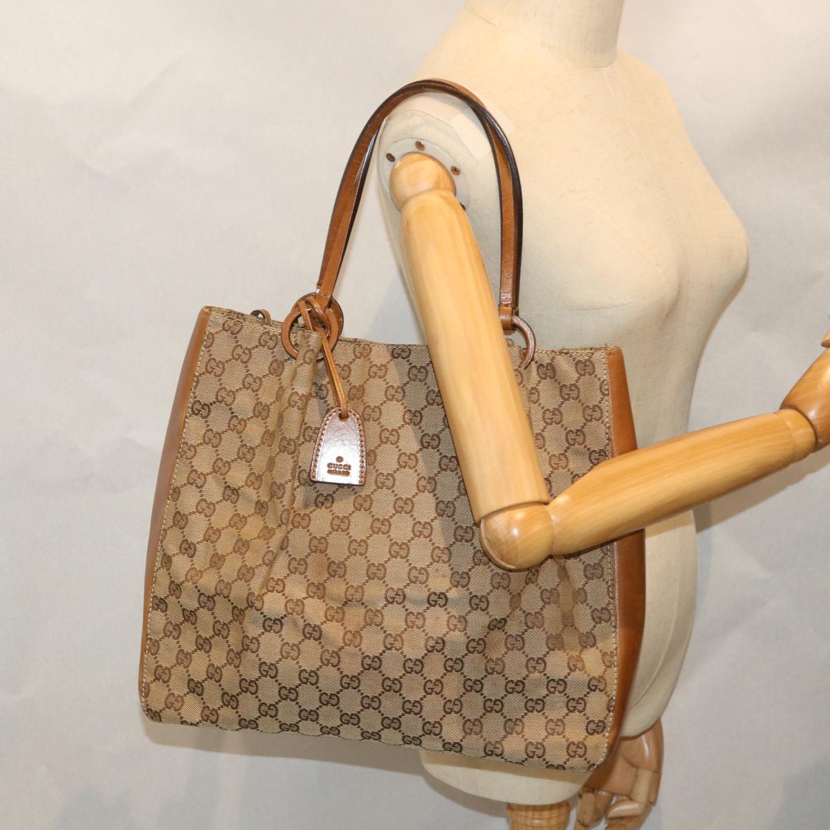 GUCCI GG Canvas Shoulder Bag Beige 101920 Auth 56682