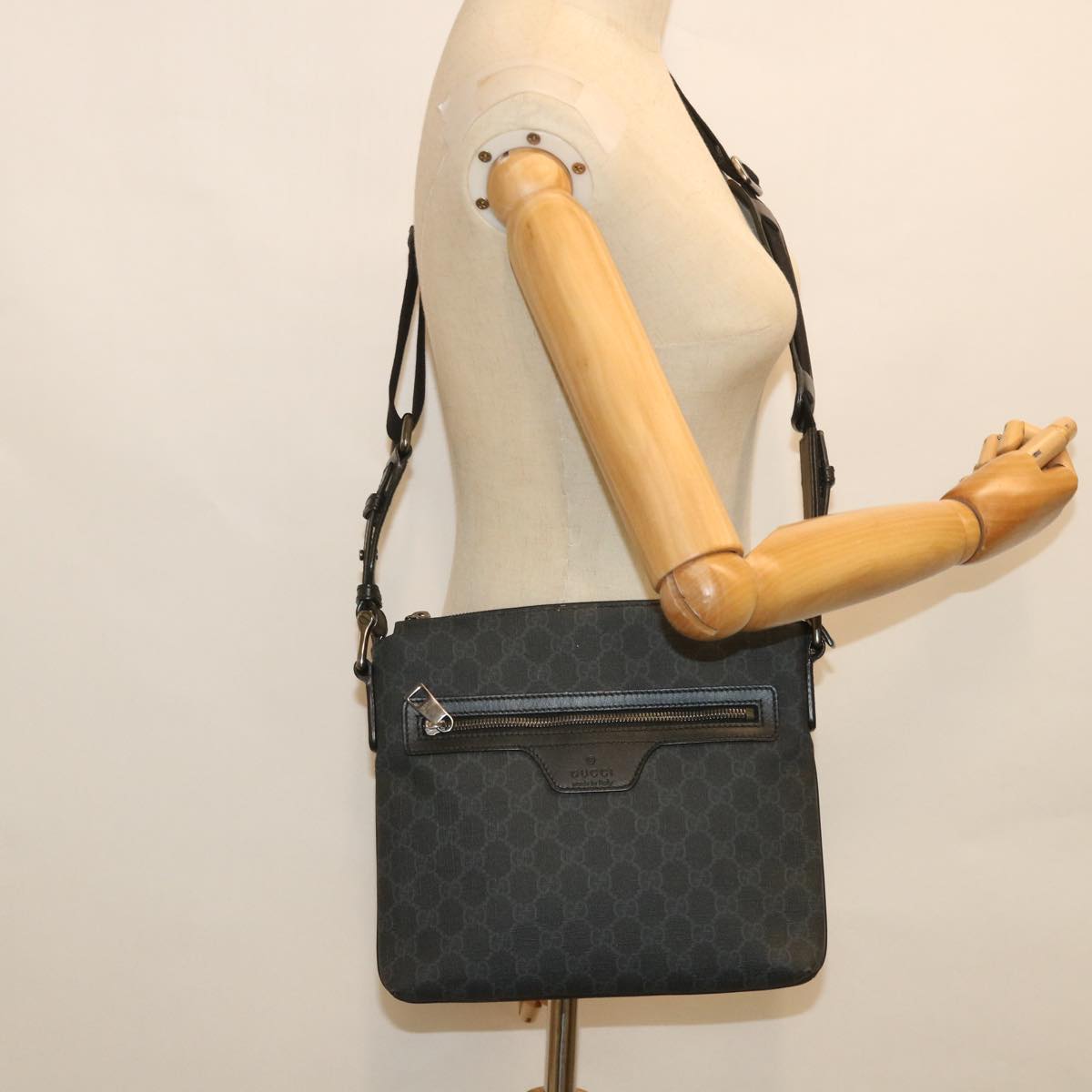 GUCCI GG Supreme Shoulder Bag PVC Leather Black 387514 Auth 56688