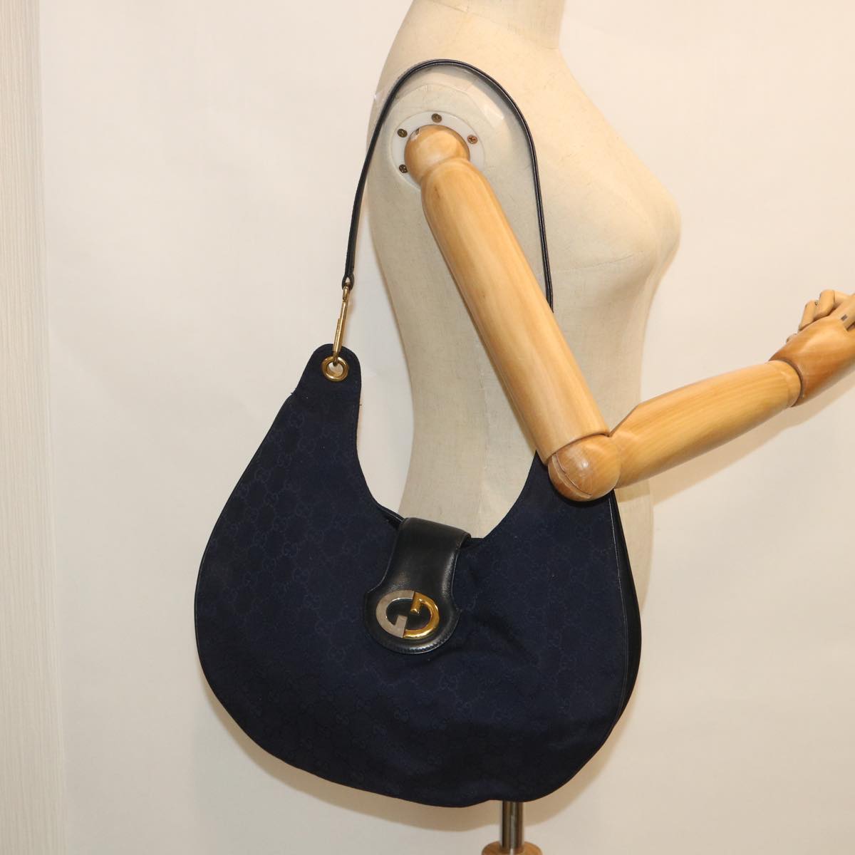 GUCCI GG Canvas Shoulder Bag Navy Auth 56776