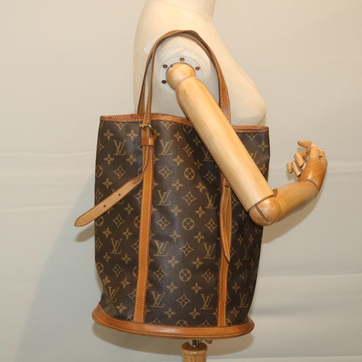 LOUIS VUITTON Monogram Bucket GM Shoulder Bag M42236 LV Auth 56968