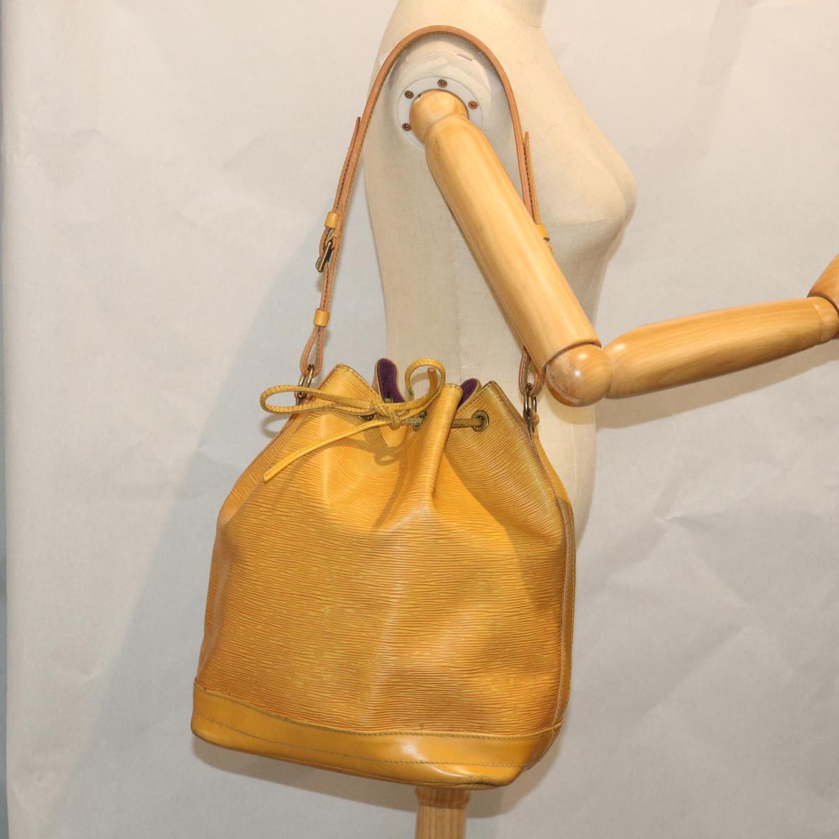 LOUIS VUITTON Epi Noe Shoulder Bag Tassili Yellow M44009 LV Auth 57020