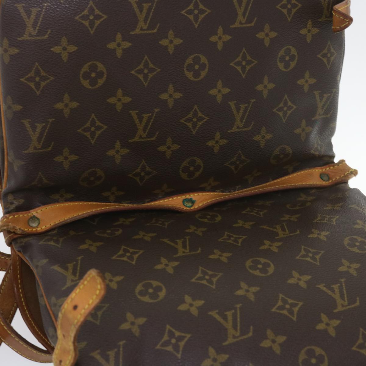 LOUIS VUITTON Monogram Saumur 30 Shoulder Bag M42256 LV Auth 57145