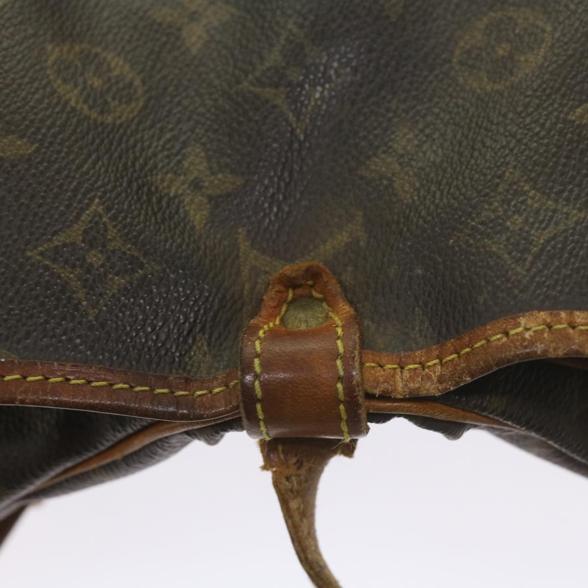 LOUIS VUITTON Monogram Saumur 30 Shoulder Bag M42256 LV Auth 57145