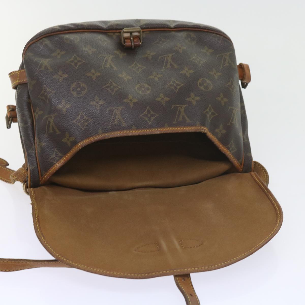 LOUIS VUITTON Monogram Saumur 30 Shoulder Bag M42256 LV Auth 57145