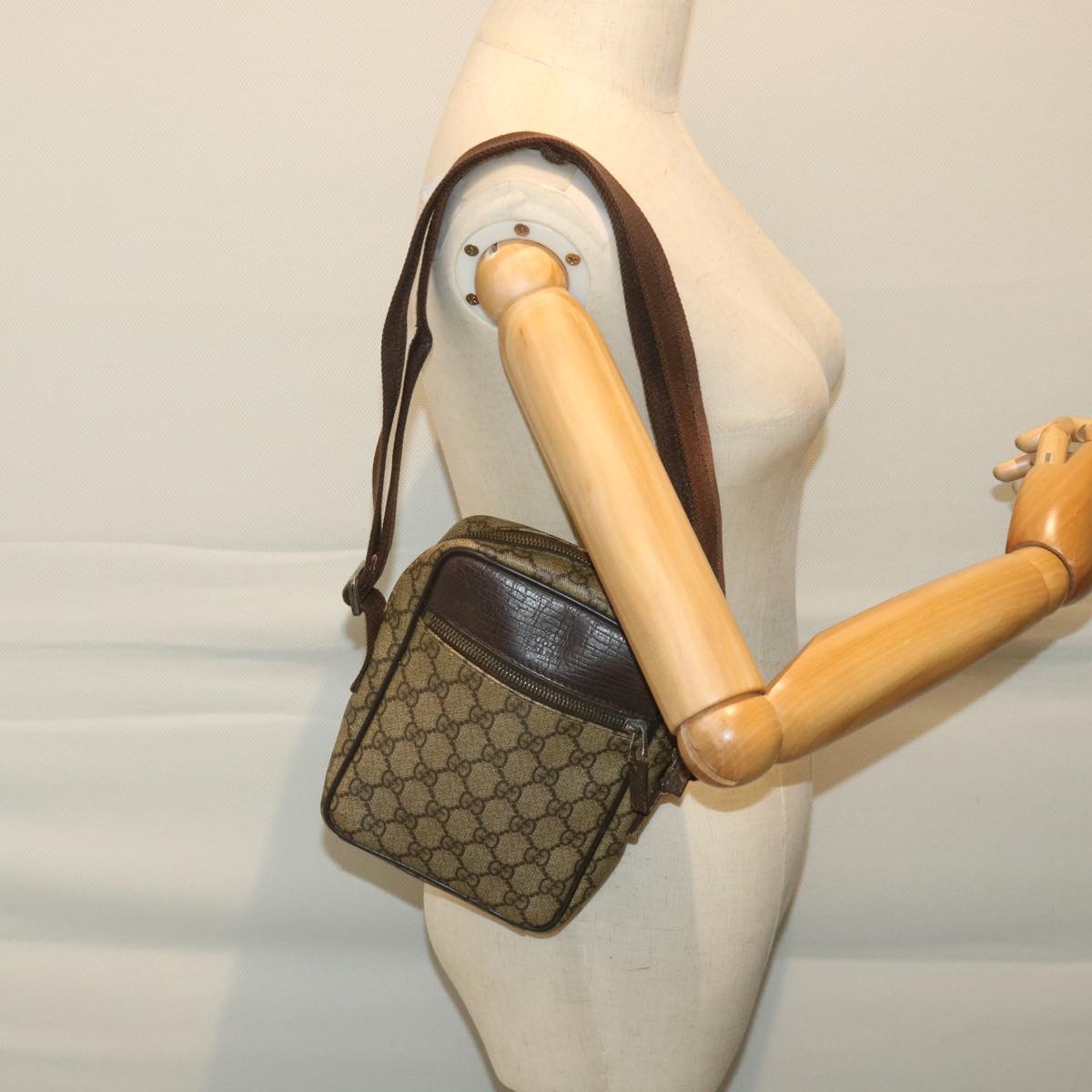 GUCCI GG Supreme Shoulder Bag PVC Leather Beige 101680 Auth 57287