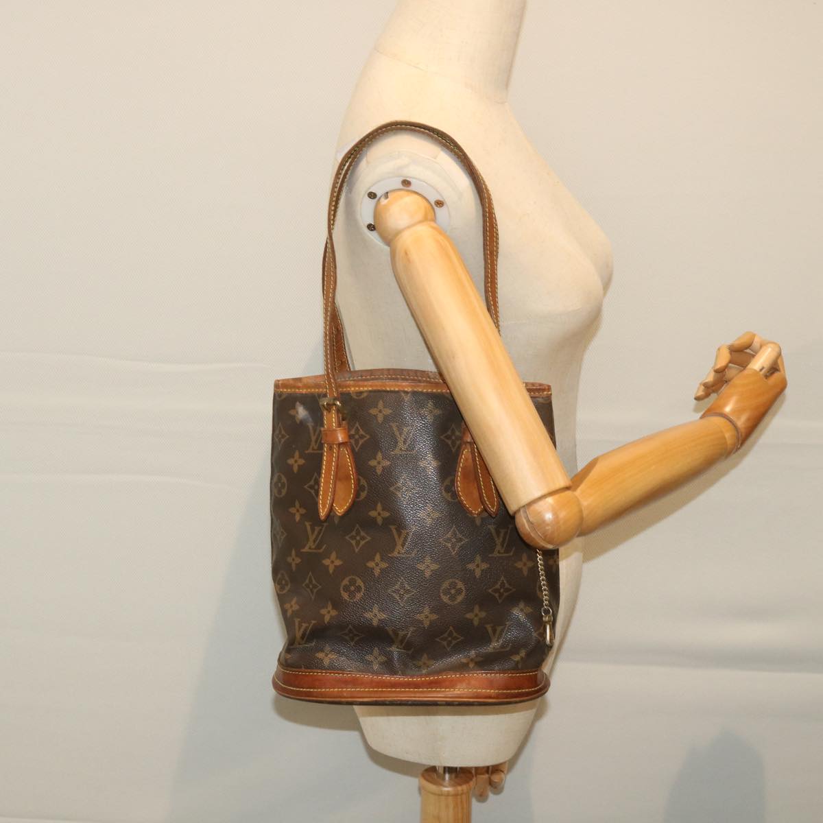 LOUIS VUITTON Monogram Bucket PM Shoulder Bag M42238 LV Auth 57472