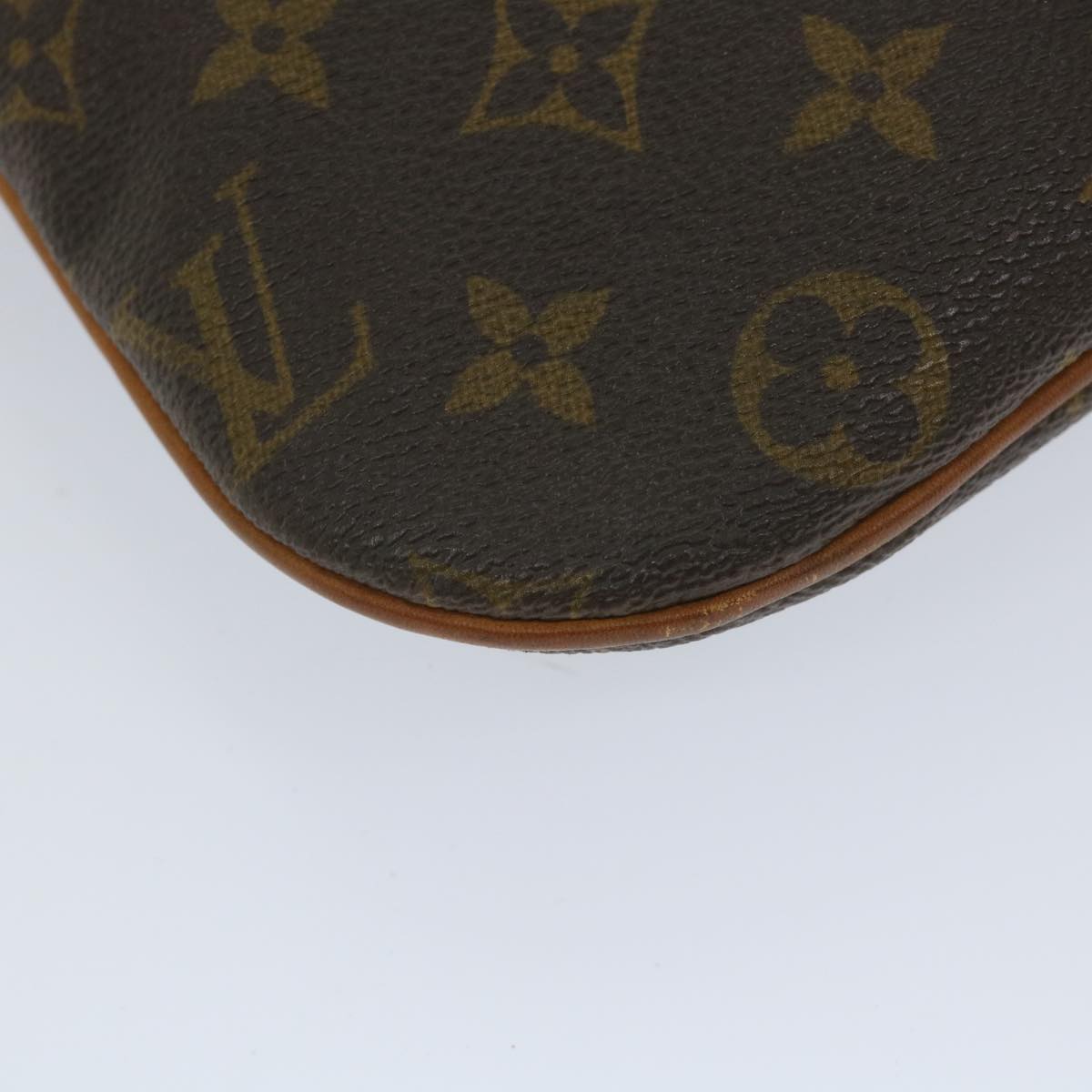 LOUIS VUITTON Monogram Pochette Bosphore Shoulder Bag M40044 LV Auth 57506