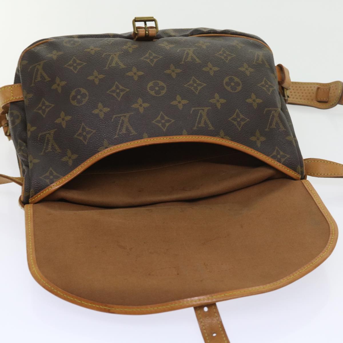 LOUIS VUITTON Monogram Saumur 30 Shoulder Bag M42256 LV Auth 57660