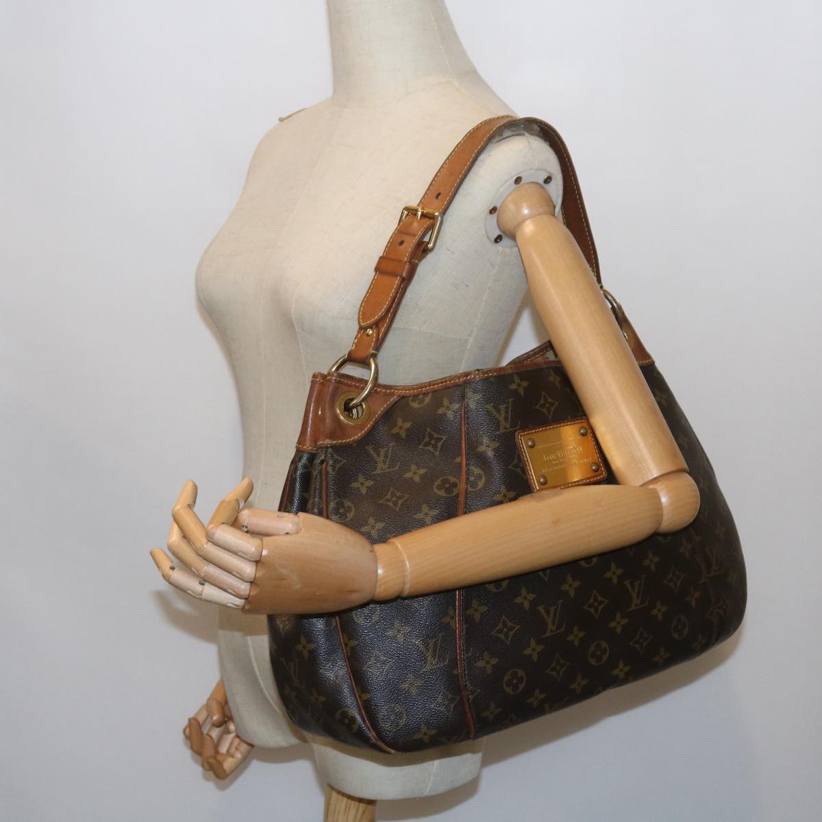 LOUIS VUITTON Monogram Galliera PM Shoulder Bag M56382 LV Auth 57691