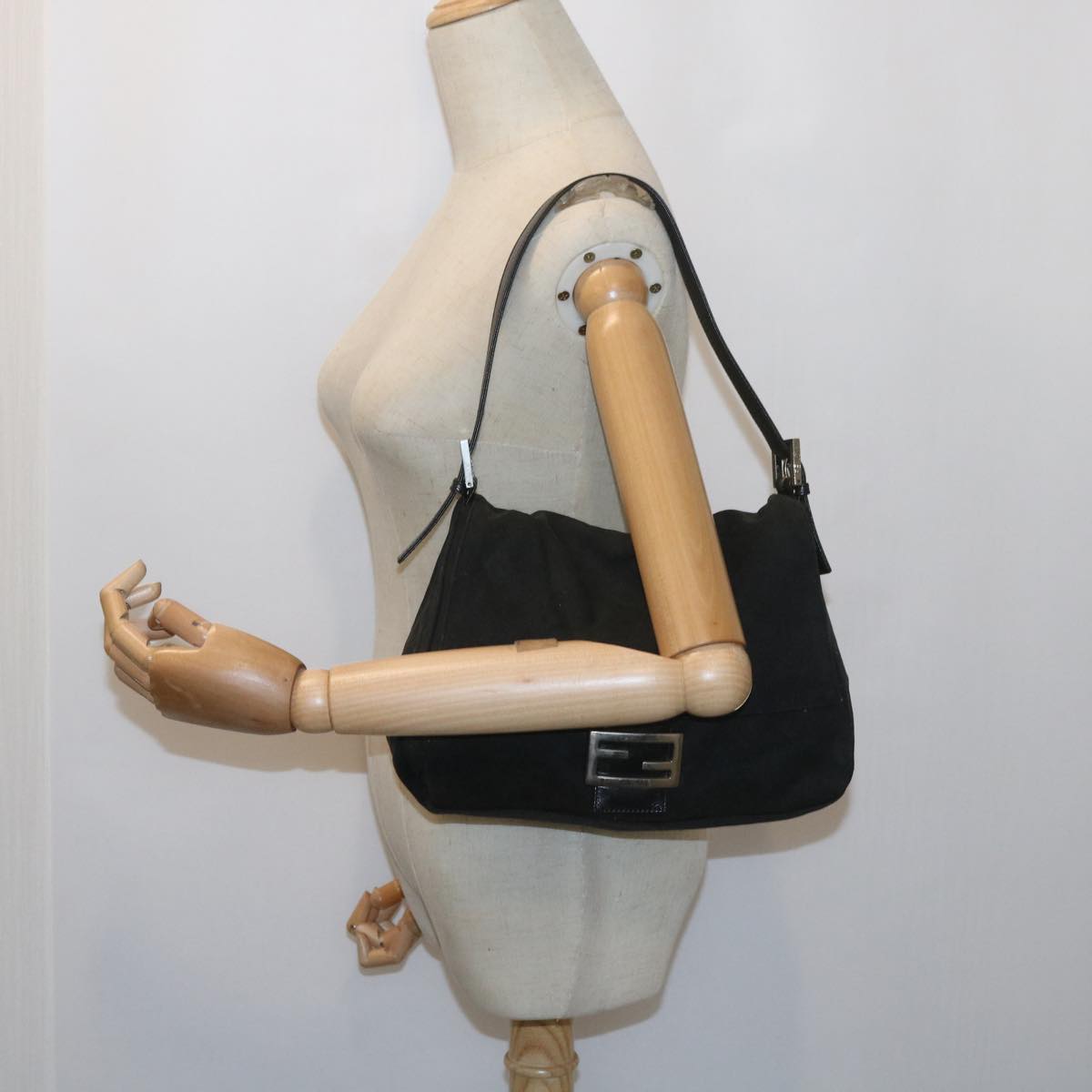 FENDI Mamma Baguette Shoulder Bag Nylon Black Auth 57792