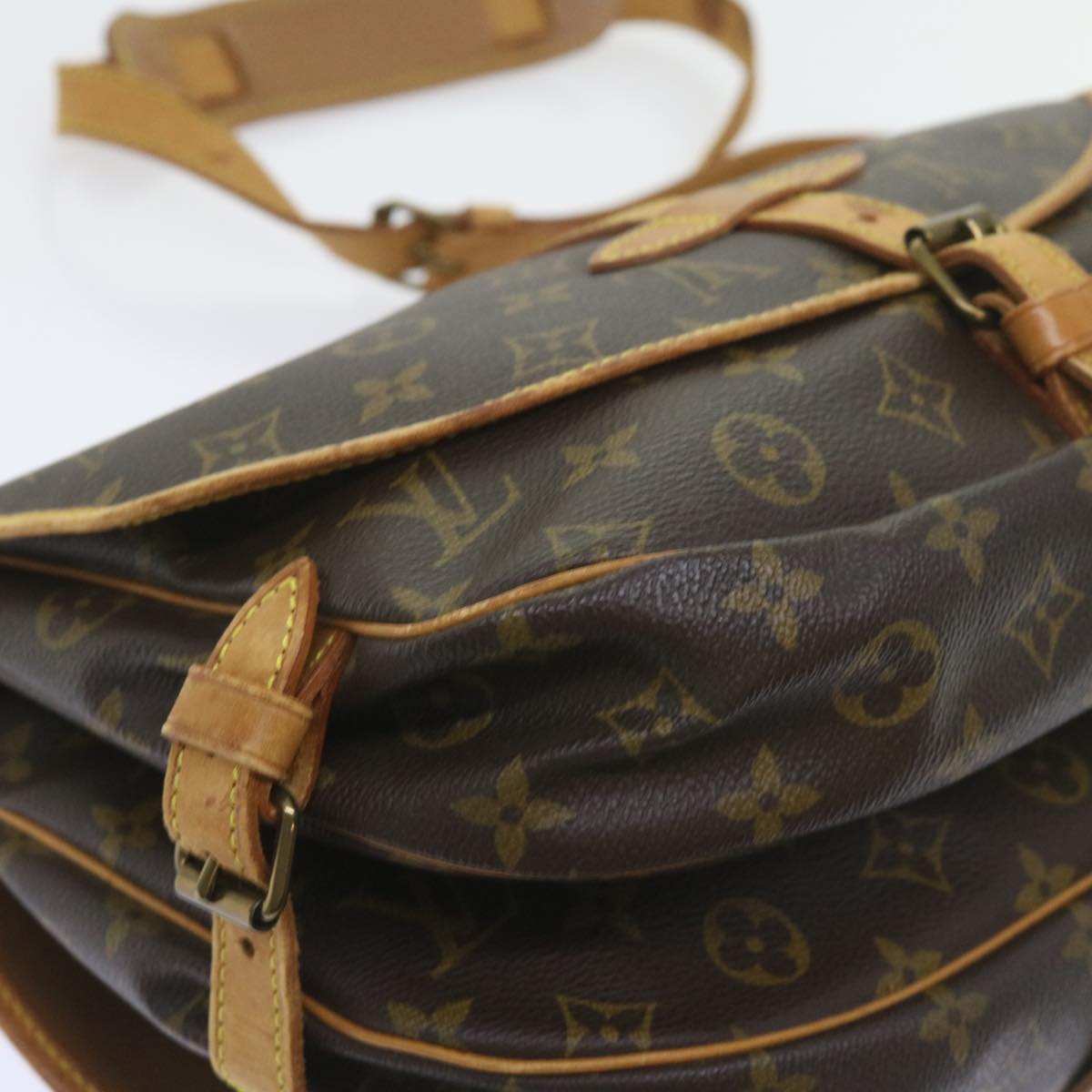 LOUIS VUITTON Monogram Saumur 30 Shoulder Bag M42256 LV Auth 57991