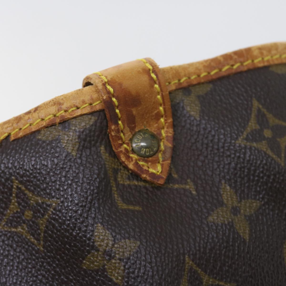 LOUIS VUITTON Monogram Saumur 30 Shoulder Bag M42256 LV Auth 57991