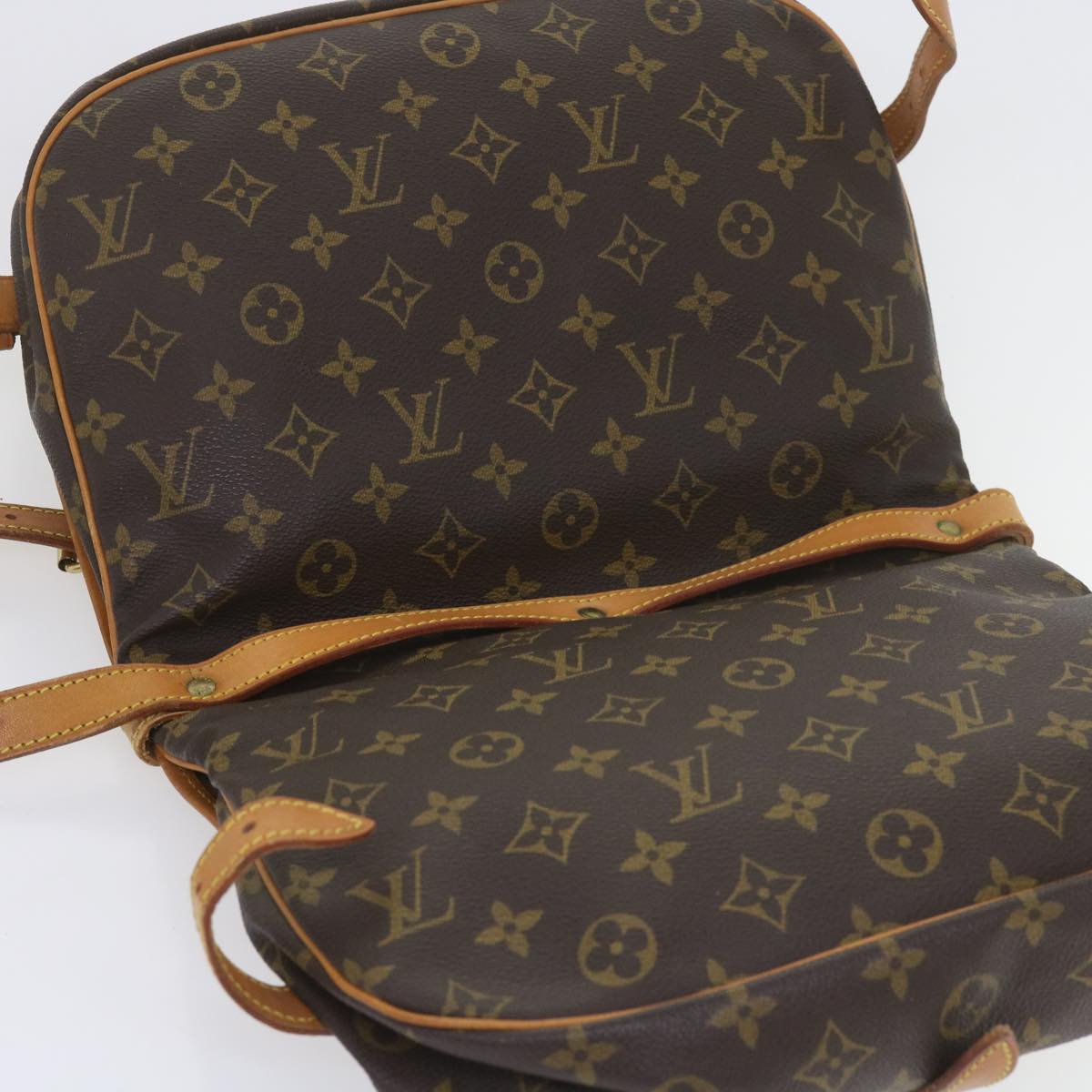 LOUIS VUITTON Monogram Saumur 30 Shoulder Bag M42256 LV Auth 57992