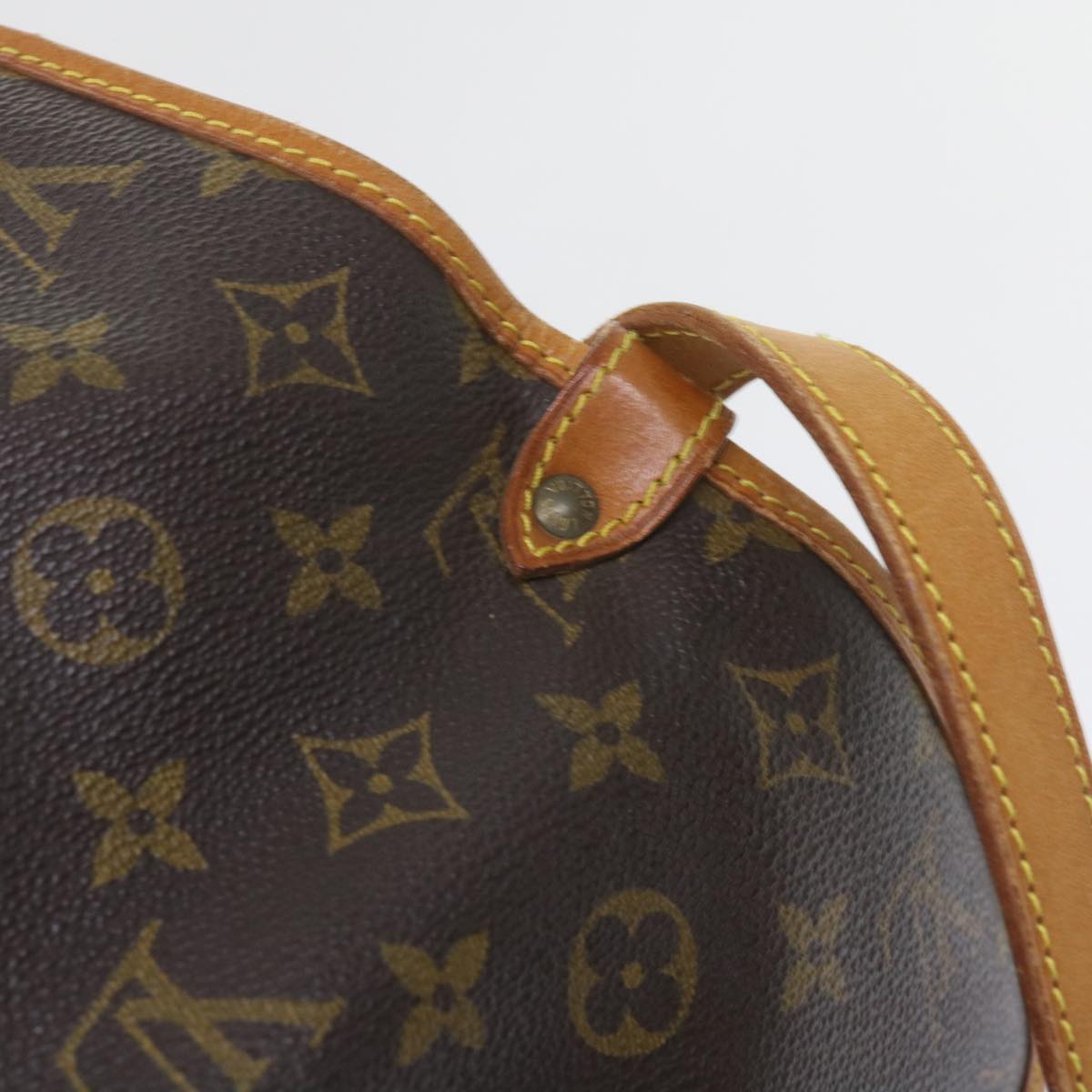 LOUIS VUITTON Monogram Saumur 30 Shoulder Bag M42256 LV Auth 57992