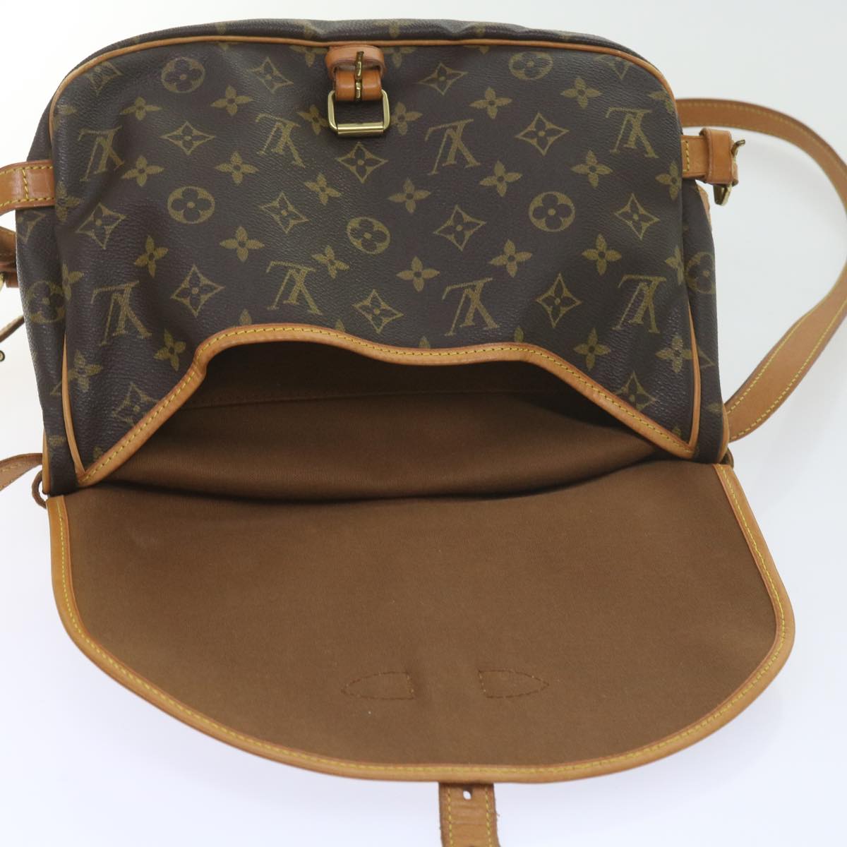 LOUIS VUITTON Monogram Saumur 30 Shoulder Bag M42256 LV Auth 57992