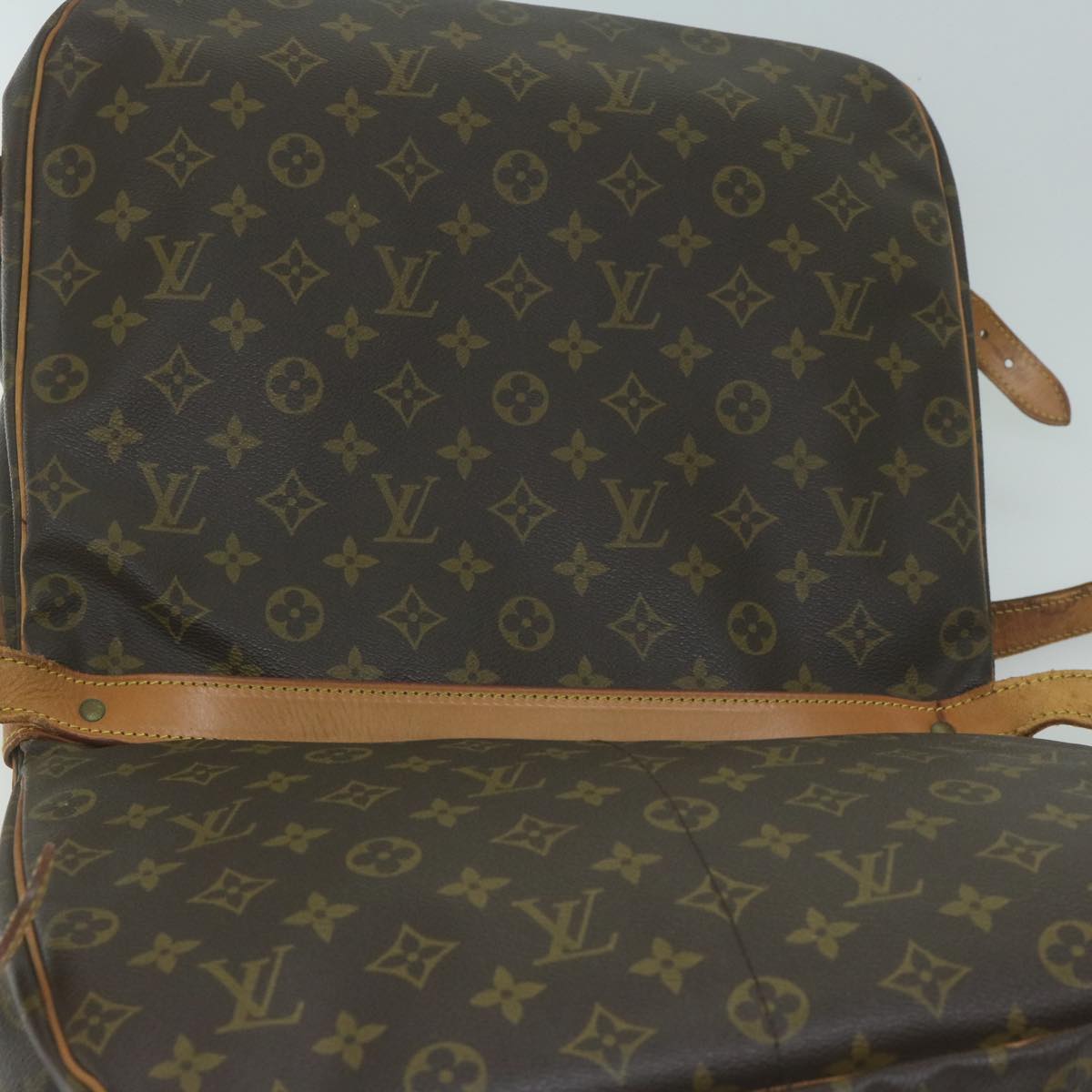 LOUIS VUITTON Monogram Saumur 35 Shoulder Bag M42254 LV Auth 58013