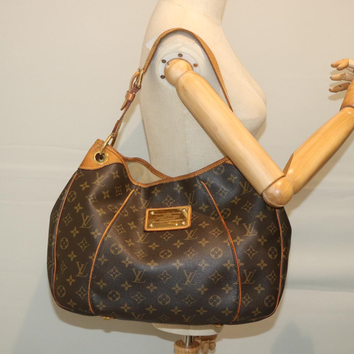 LOUIS VUITTON Monogram Galliera PM Shoulder Bag M56382 LV Auth 58015