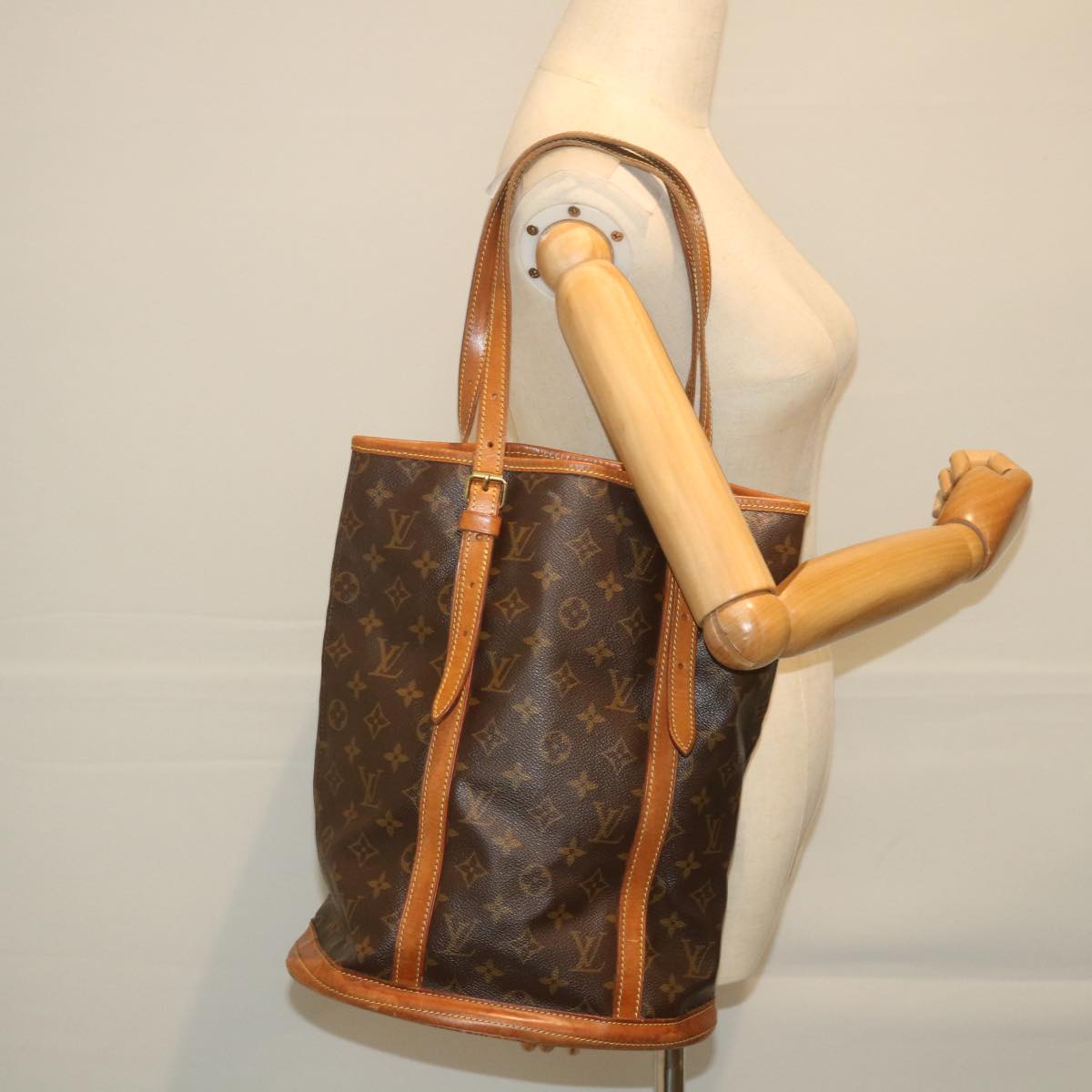 LOUIS VUITTON Monogram Bucket GM Shoulder Bag M42236 LV Auth 58300