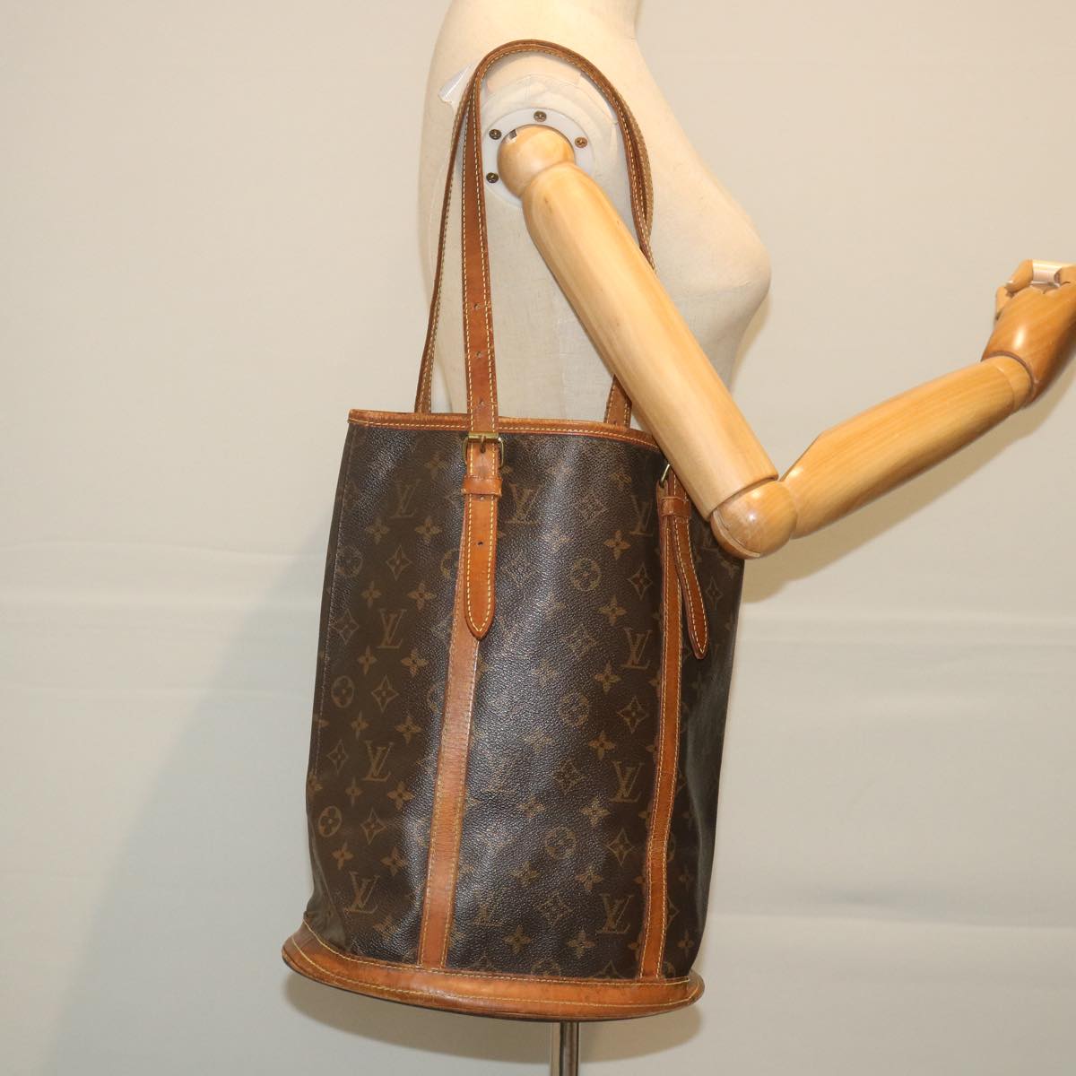 LOUIS VUITTON Monogram Bucket GM Shoulder Bag M42236 LV Auth 58301