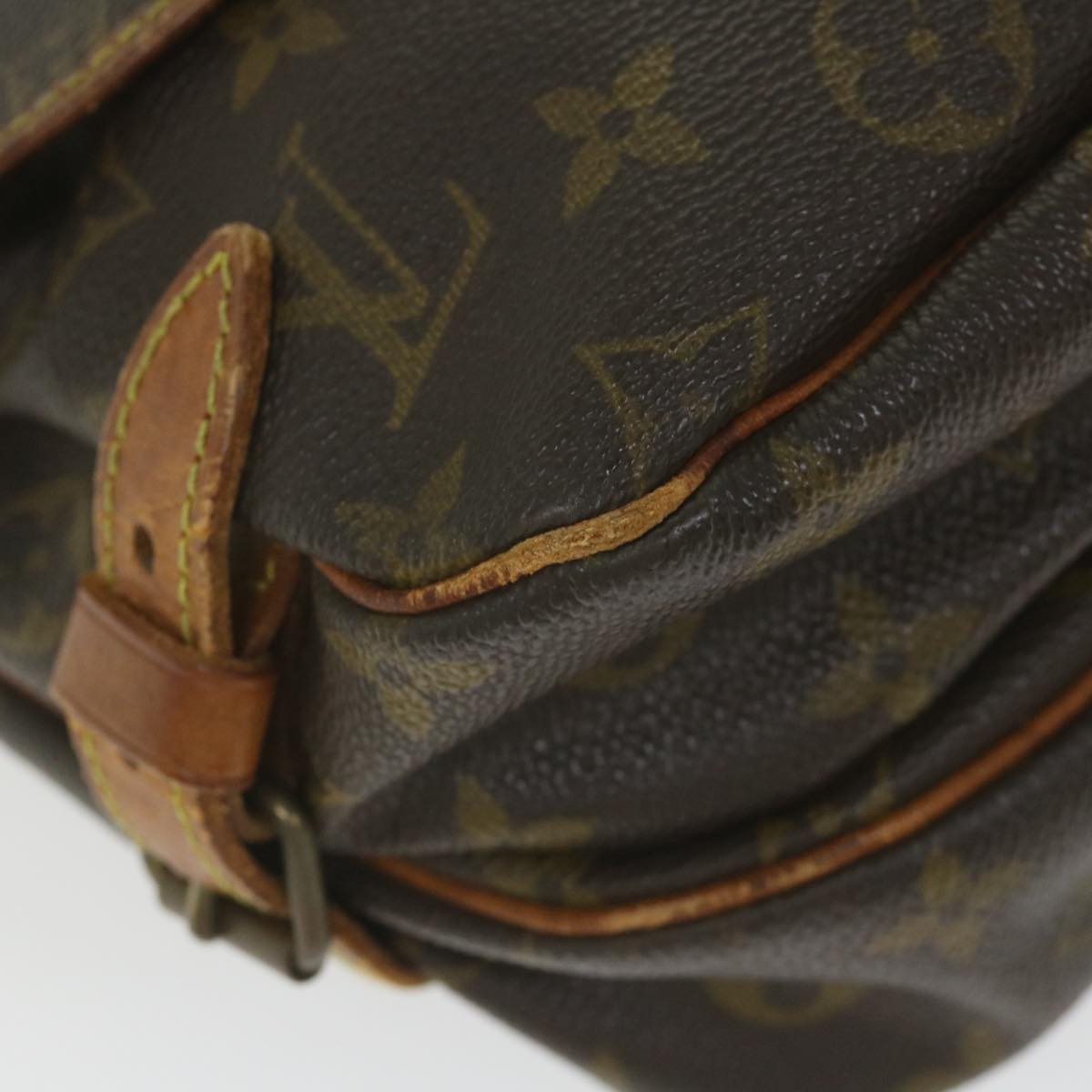 LOUIS VUITTON Monogram Saumur 30 Shoulder Bag M42256 LV Auth 58436