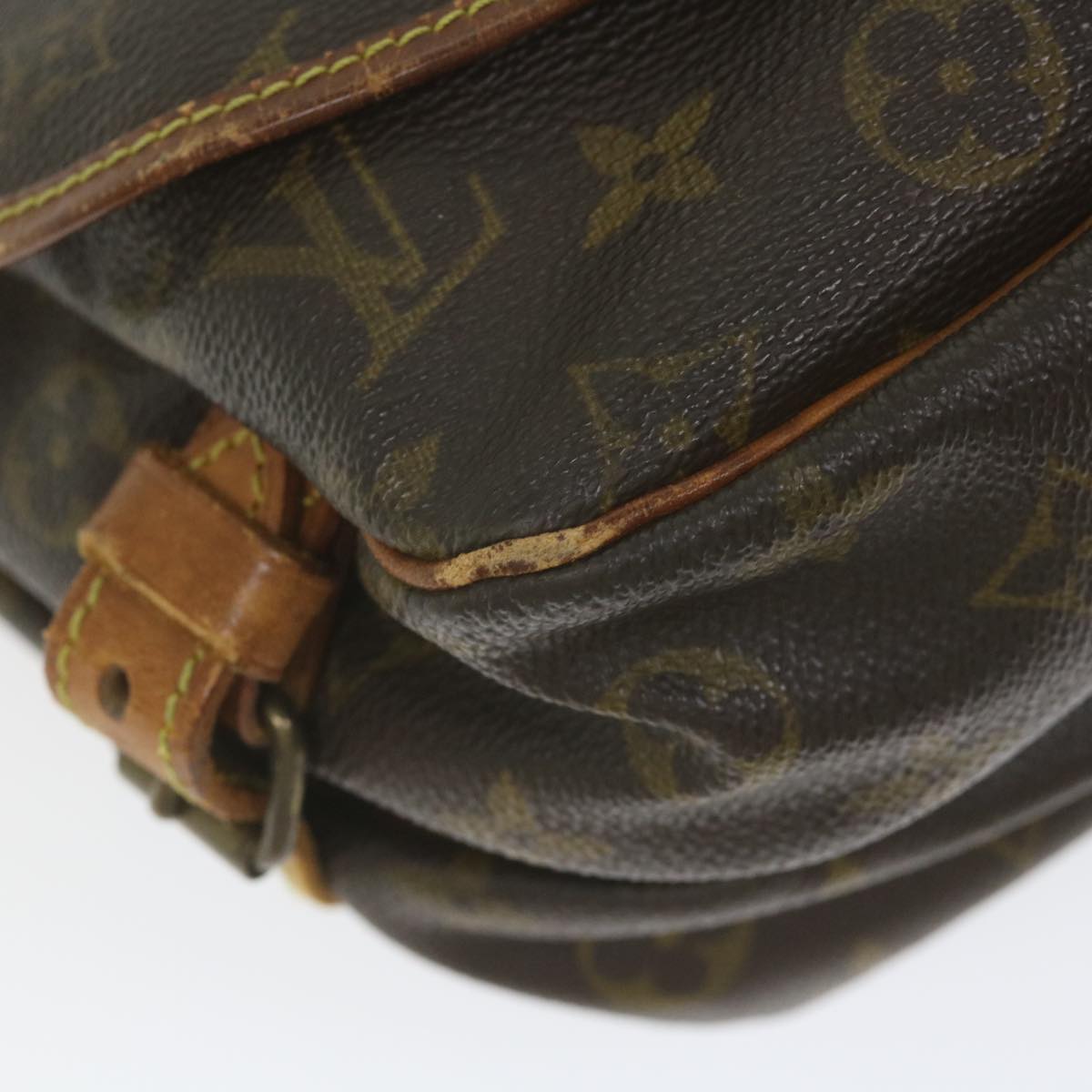 LOUIS VUITTON Monogram Saumur 30 Shoulder Bag M42256 LV Auth 58436