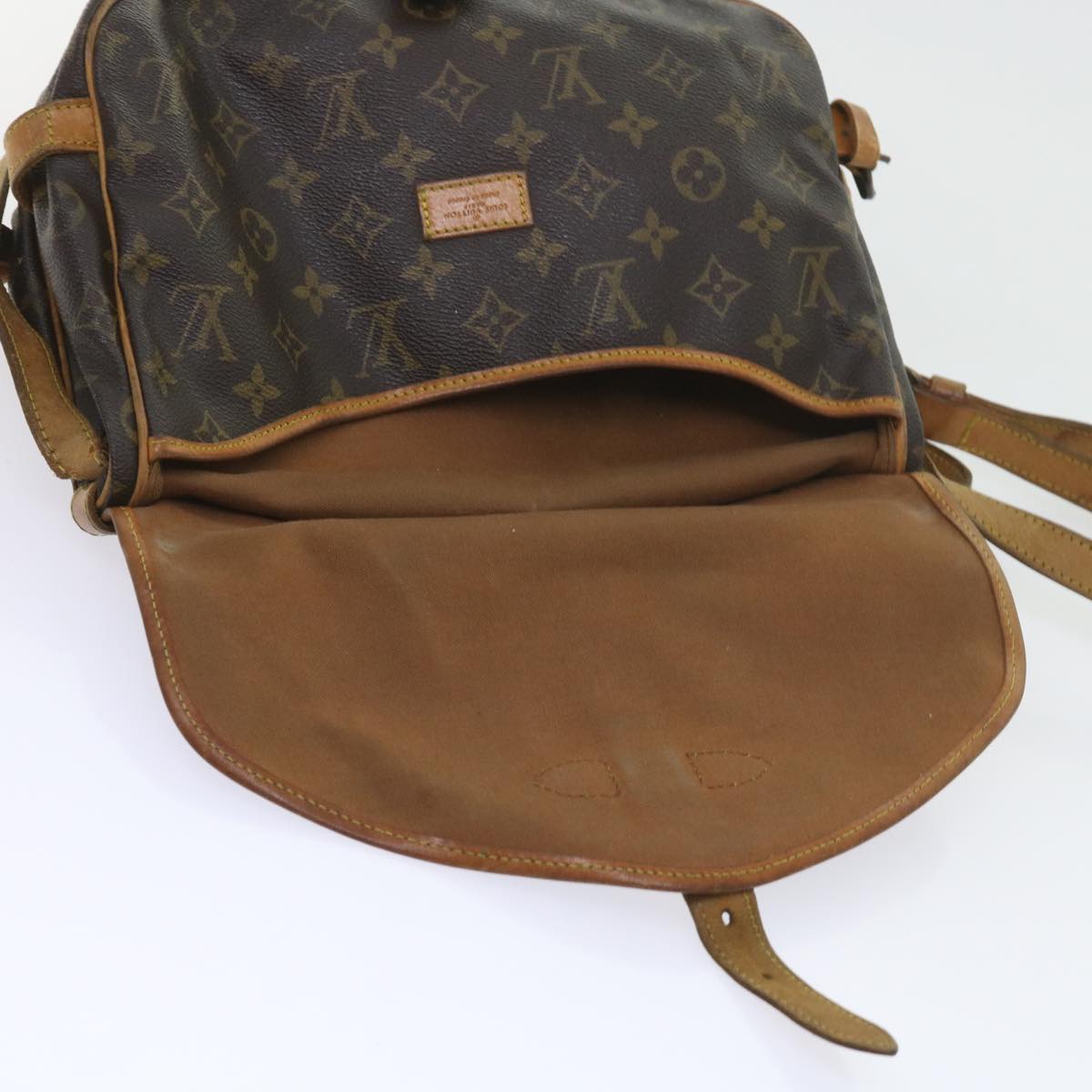 LOUIS VUITTON Monogram Saumur 30 Shoulder Bag M42256 LV Auth 58478