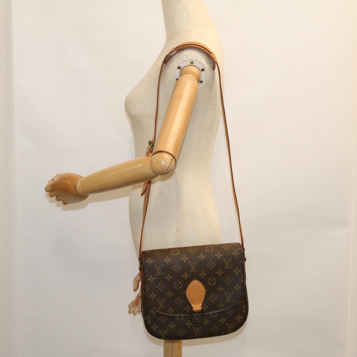 LOUIS VUITTON Monogram Saint Cloud GM Shoulder Bag M51242 LV Auth 58521