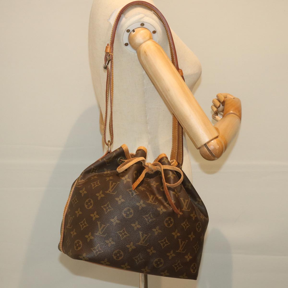 LOUIS VUITTON Monogram Petit Noe Shoulder Bag M42226 LV Auth 58551