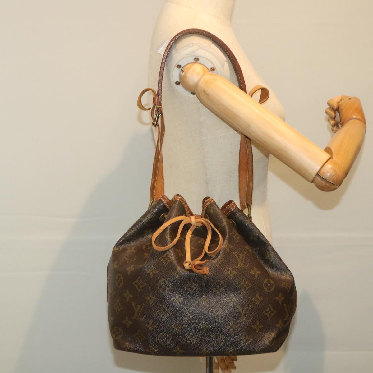 LOUIS VUITTON Monogram Petit Noe Shoulder Bag M42226 LV Auth 58552