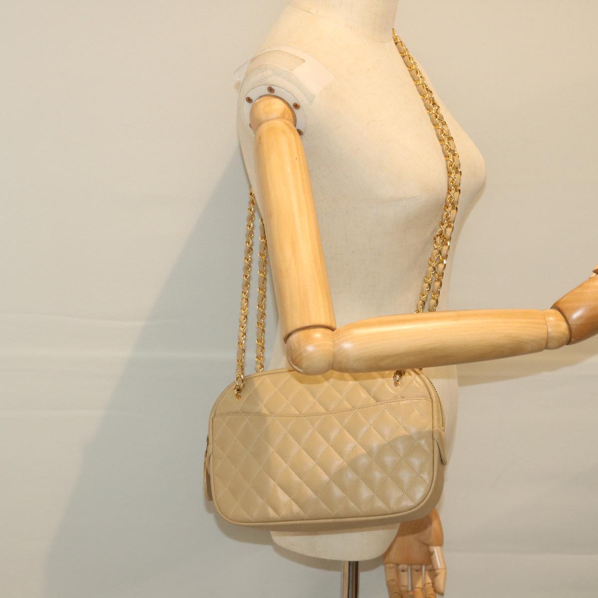 CHANEL Matelasse Chain Shoulder Bag Lamb Skin Beige CC Auth 58614