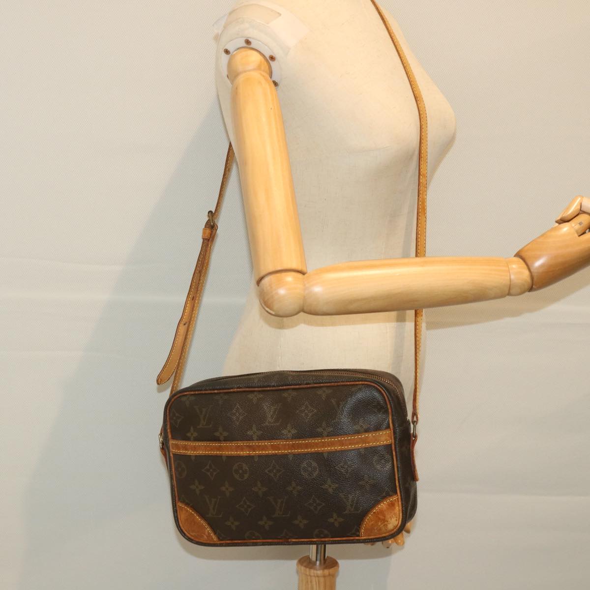 LOUIS VUITTON Monogram Trocadero 27 Shoulder Bag M51274 LV Auth 58672