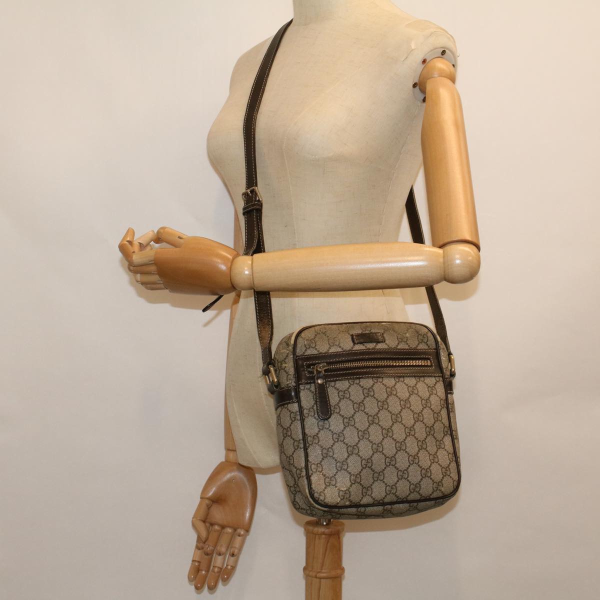 GUCCI GG Canvas Shoulder Bag Coated Canvas Beige 233268 Auth 58674