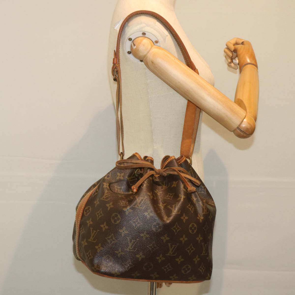 LOUIS VUITTON Monogram Petit Noe Shoulder Bag M42226 LV Auth 58718