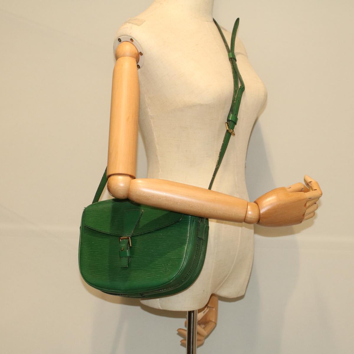 LOUIS VUITTON Epi Jeune Fille MM Shoulder Bag Green M52154 LV Auth 58869