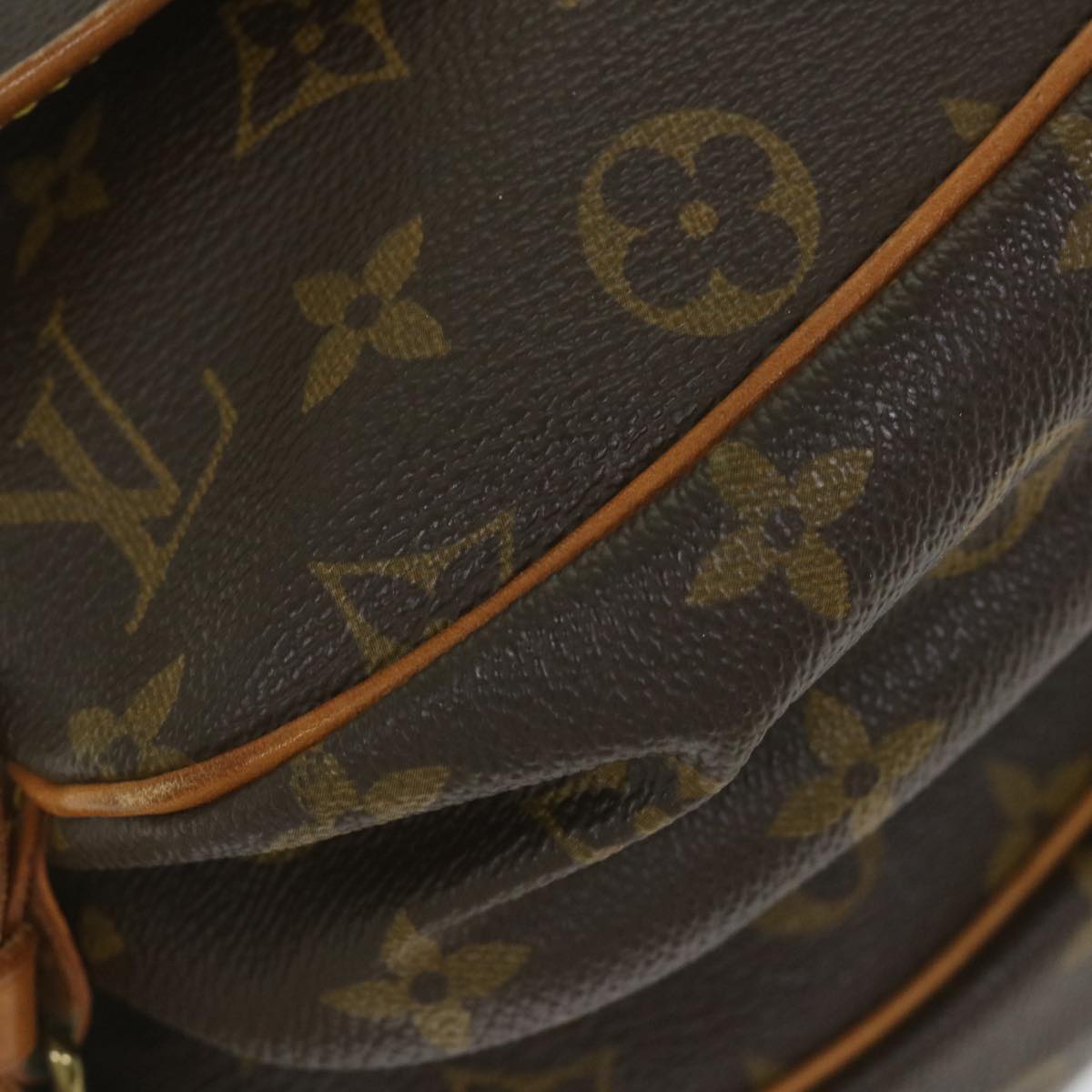 LOUIS VUITTON Monogram Saumur 30 Shoulder Bag M42256 LV Auth 58947