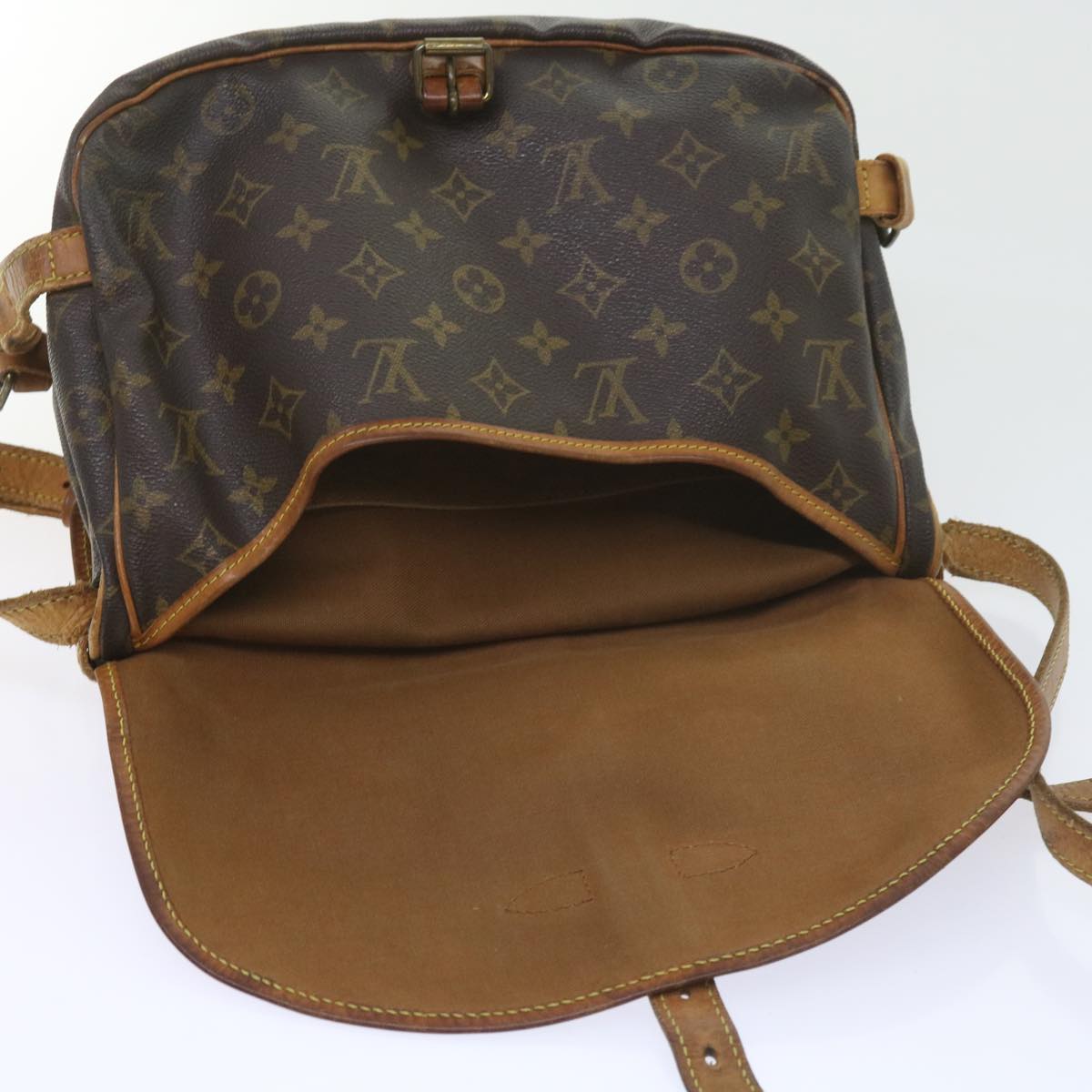 LOUIS VUITTON Monogram Saumur 30 Shoulder Bag M42256 LV Auth 58986