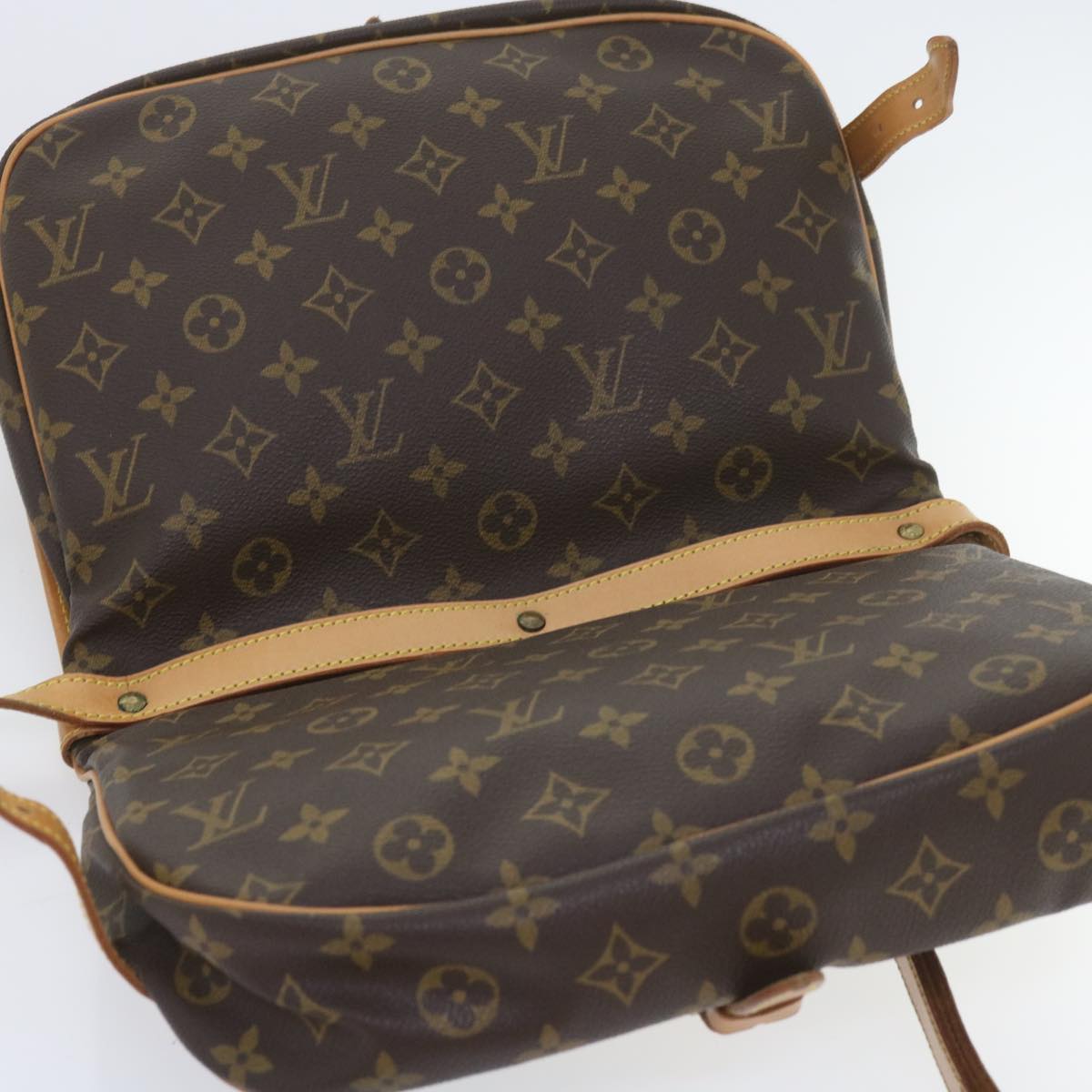 LOUIS VUITTON Monogram Saumur 30 Shoulder Bag M42256 LV Auth 59023