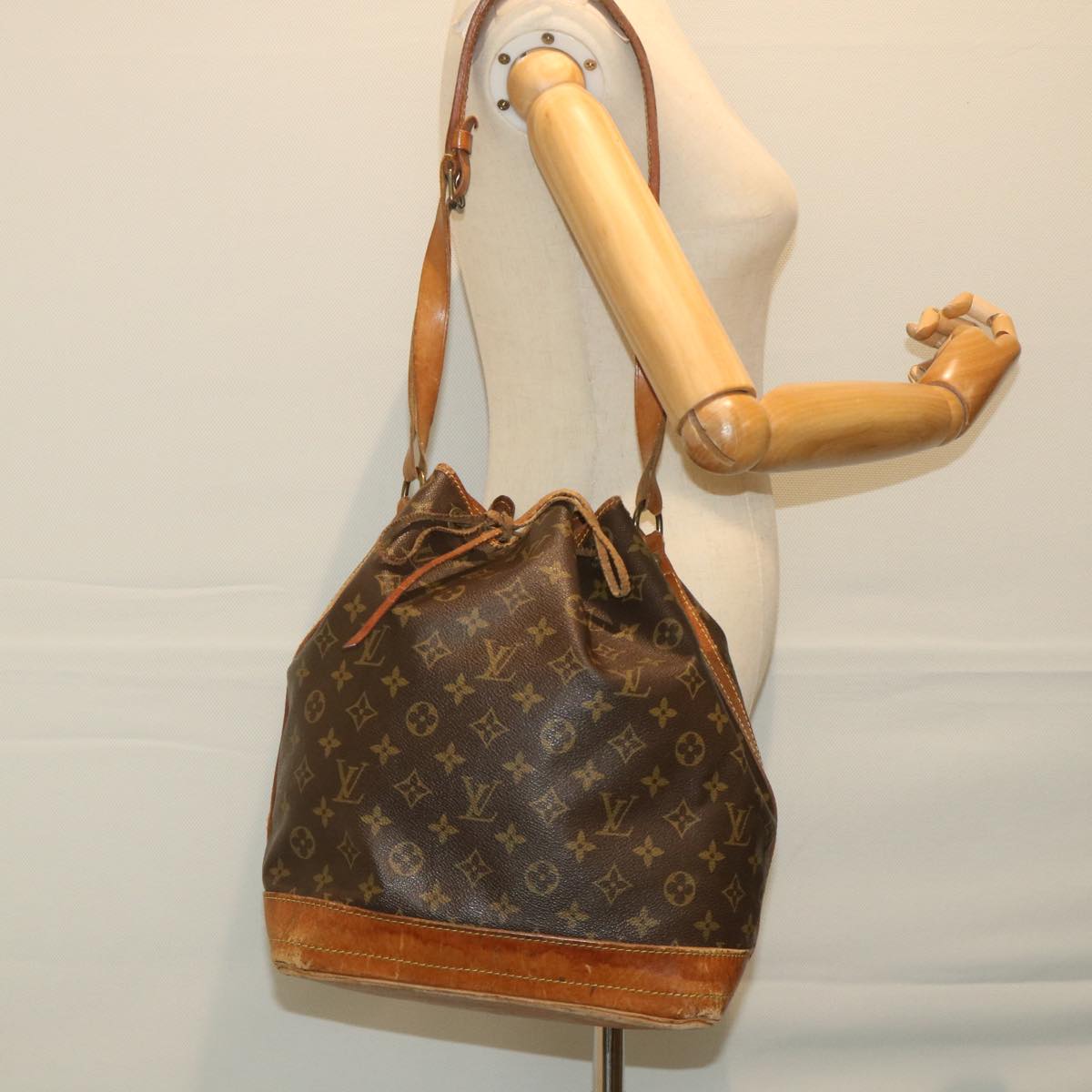 LOUIS VUITTON Monogram Noe Shoulder Bag M42224 LV Auth 59168