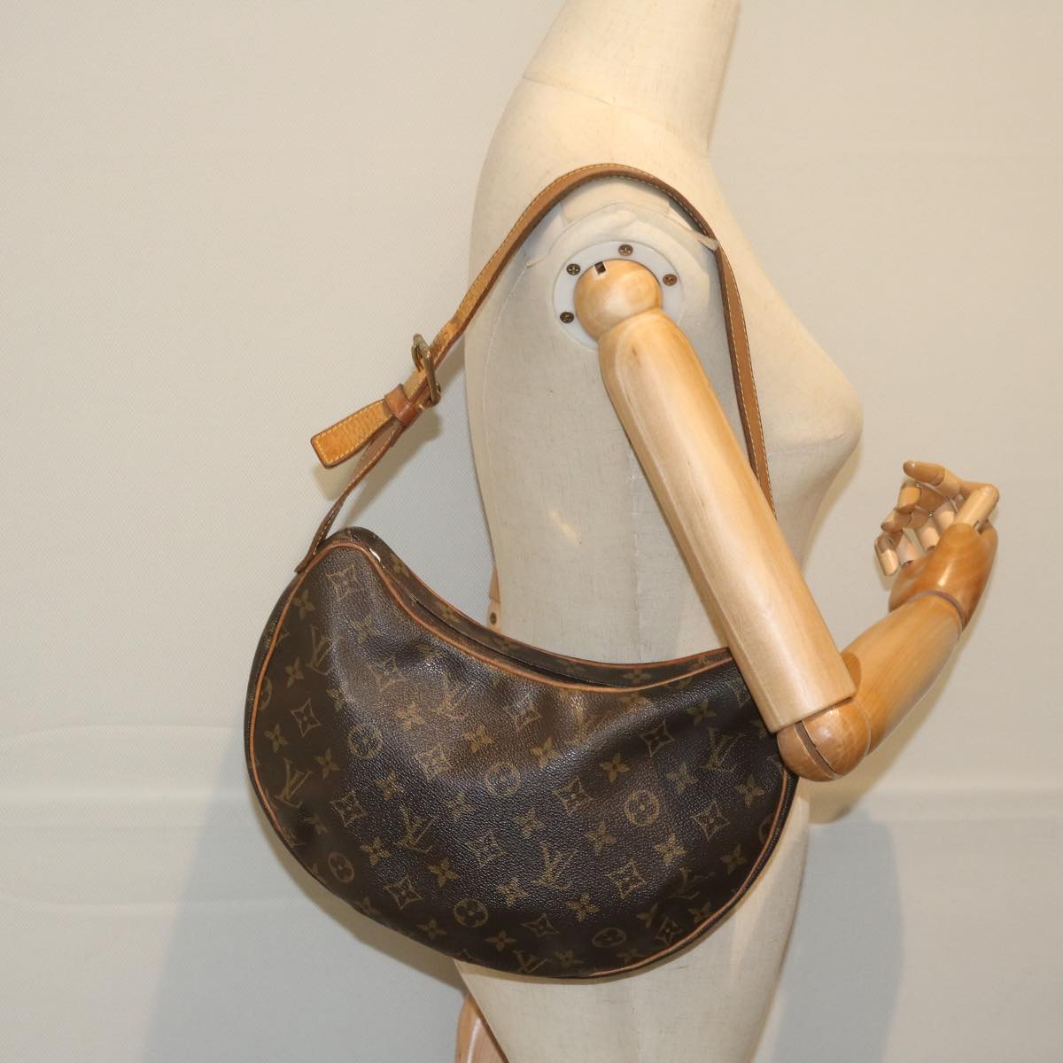 LOUIS VUITTON Monogram Croissant MM Shoulder Bag M51512 LV Auth 59314