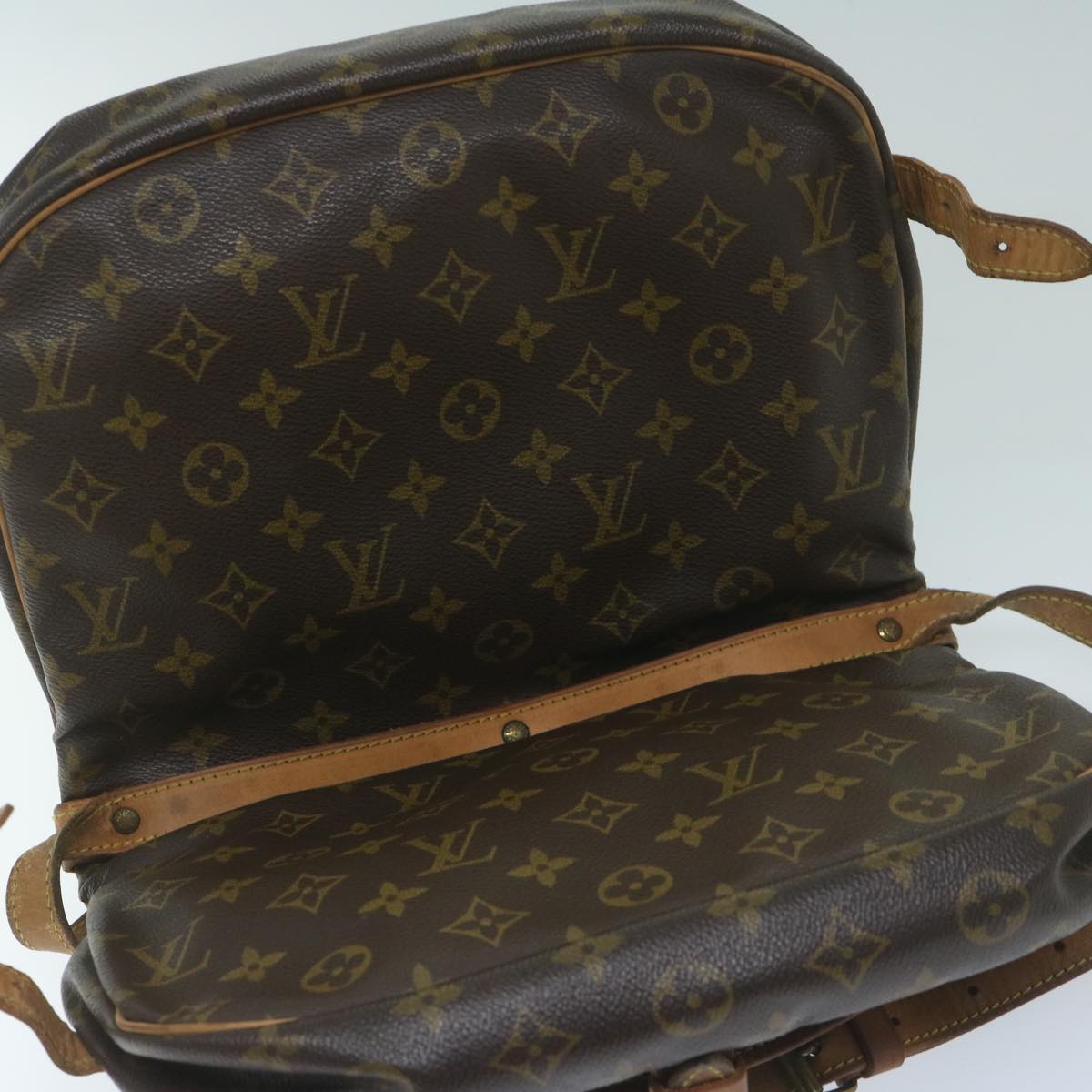 LOUIS VUITTON Monogram Saumur 30 Shoulder Bag M42256 LV Auth 59316